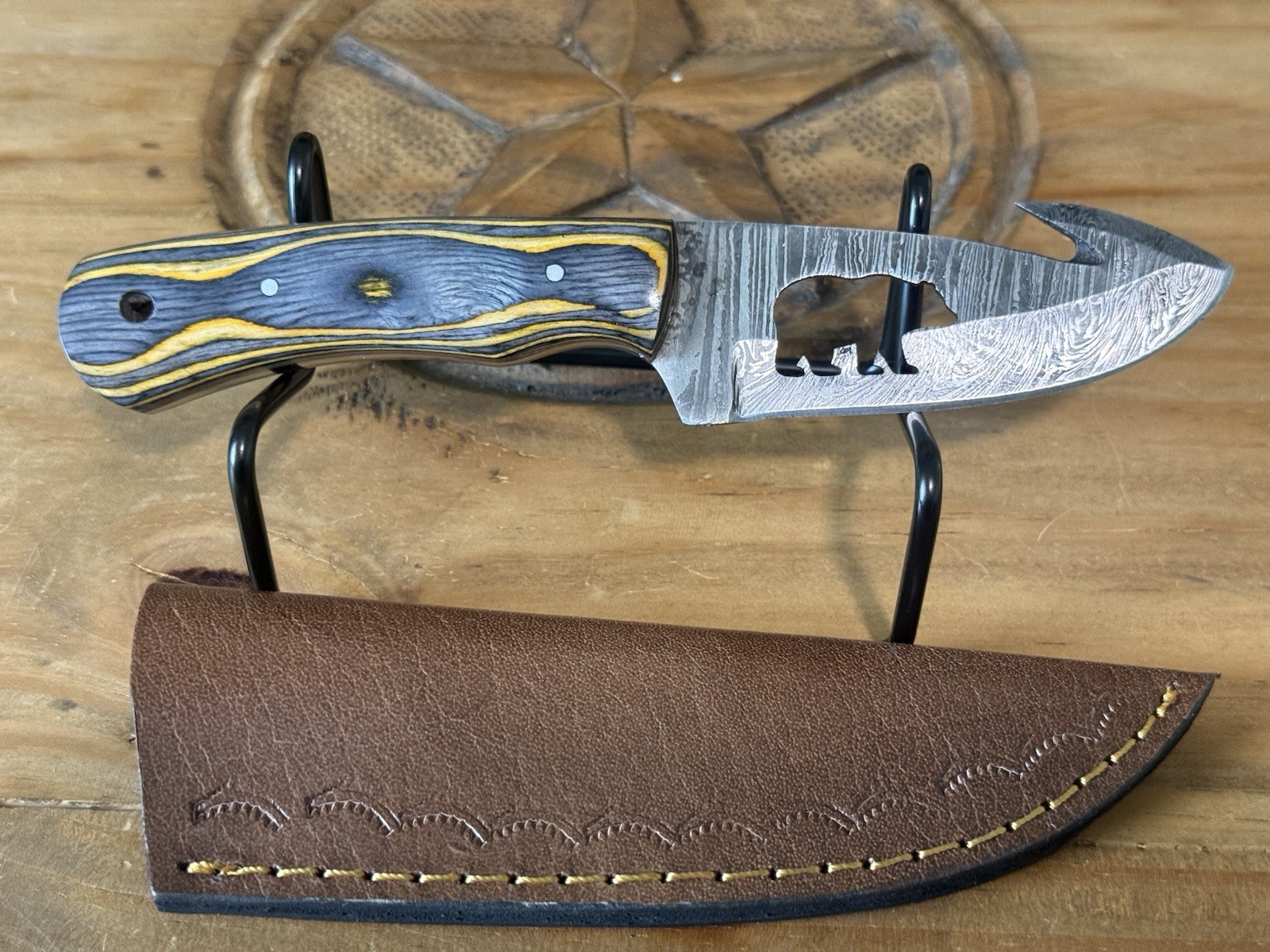 Damascus Steel Fixed Blade Hunting Knife 4in Straight Edge Wood Handle Sheath