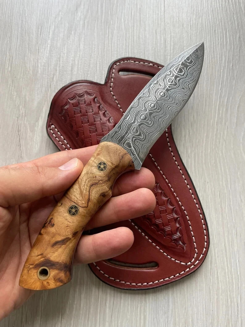 Hunting knife pocket knife Pakkawood 150 layers Damascus steel blade handmade.