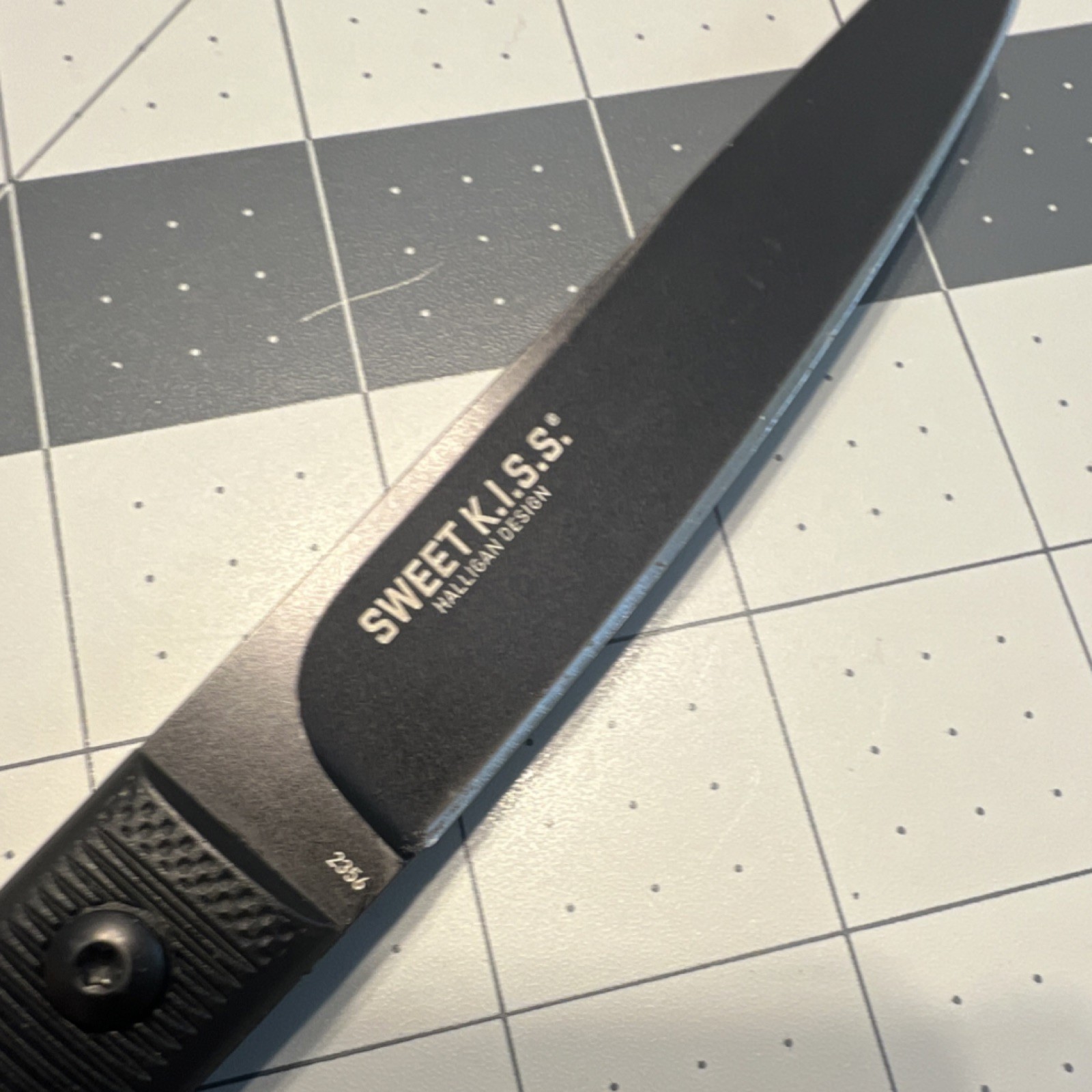 CRKT 2356 Sweet K.I.S.S. Neck Knife 4in Straight Edge Fixed Blade Black .