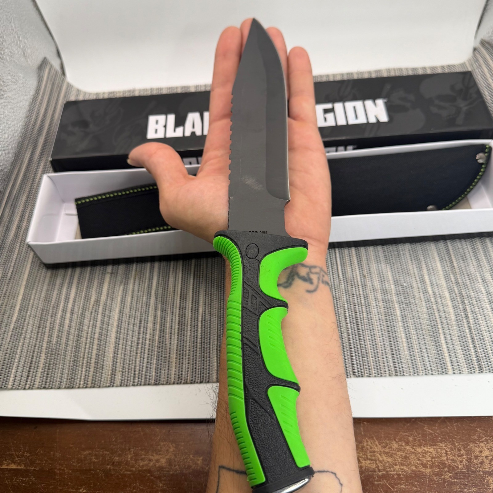 Black Legion Marine Commando II 12in Fixed Blade Knife 7in Sawback Green BV475