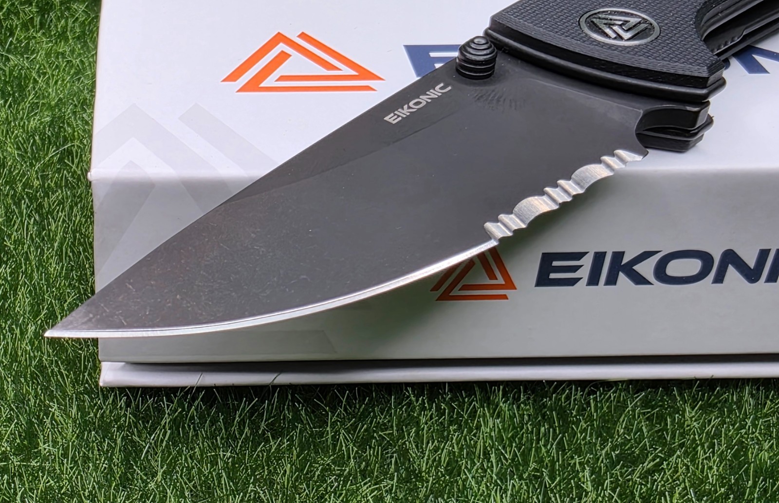 EIKONIC 100BBS RCK9 Serrated Flipper Knife 2.91″ D2 Blade, Night Black G10