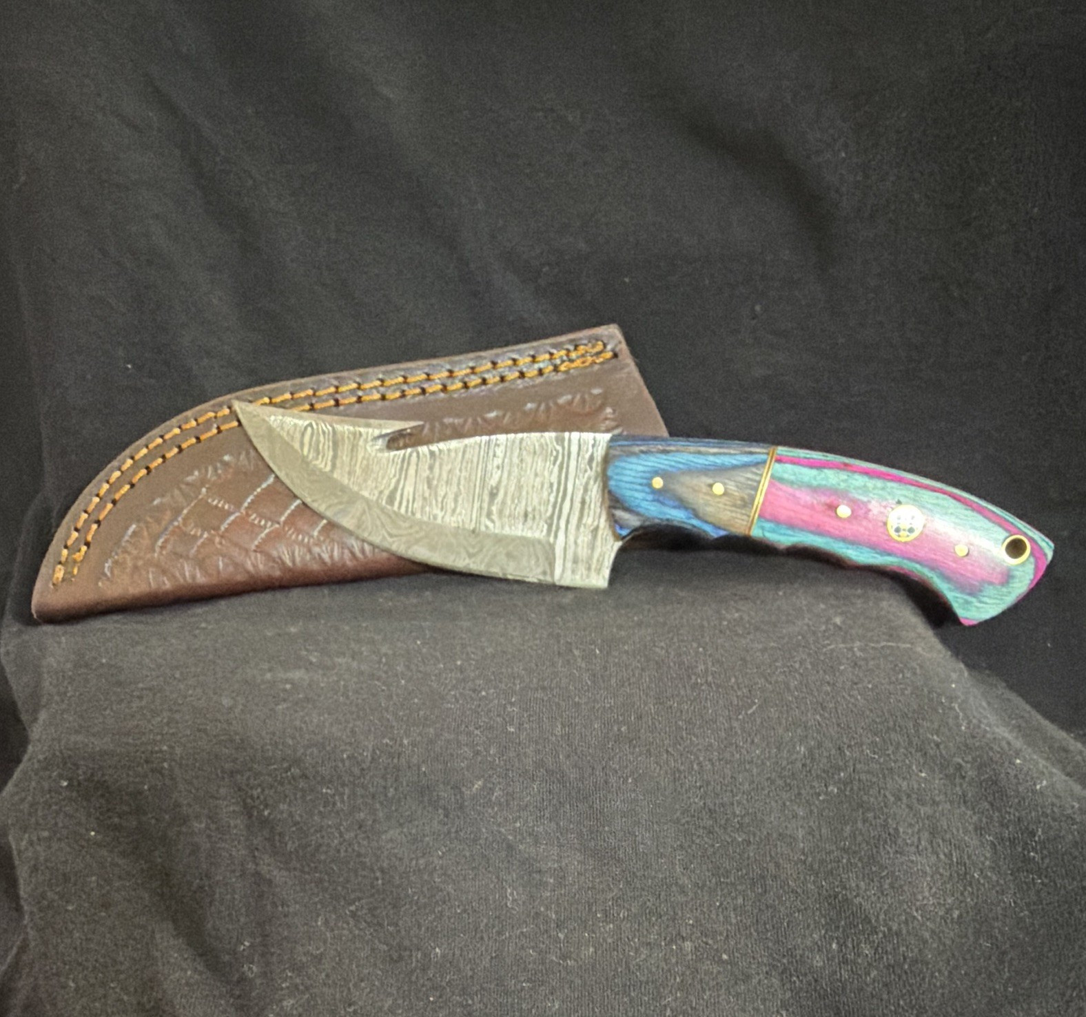 Damascus Steel Hunting Knife 3.75in Straight Edge Wood Handle w/ Sheath