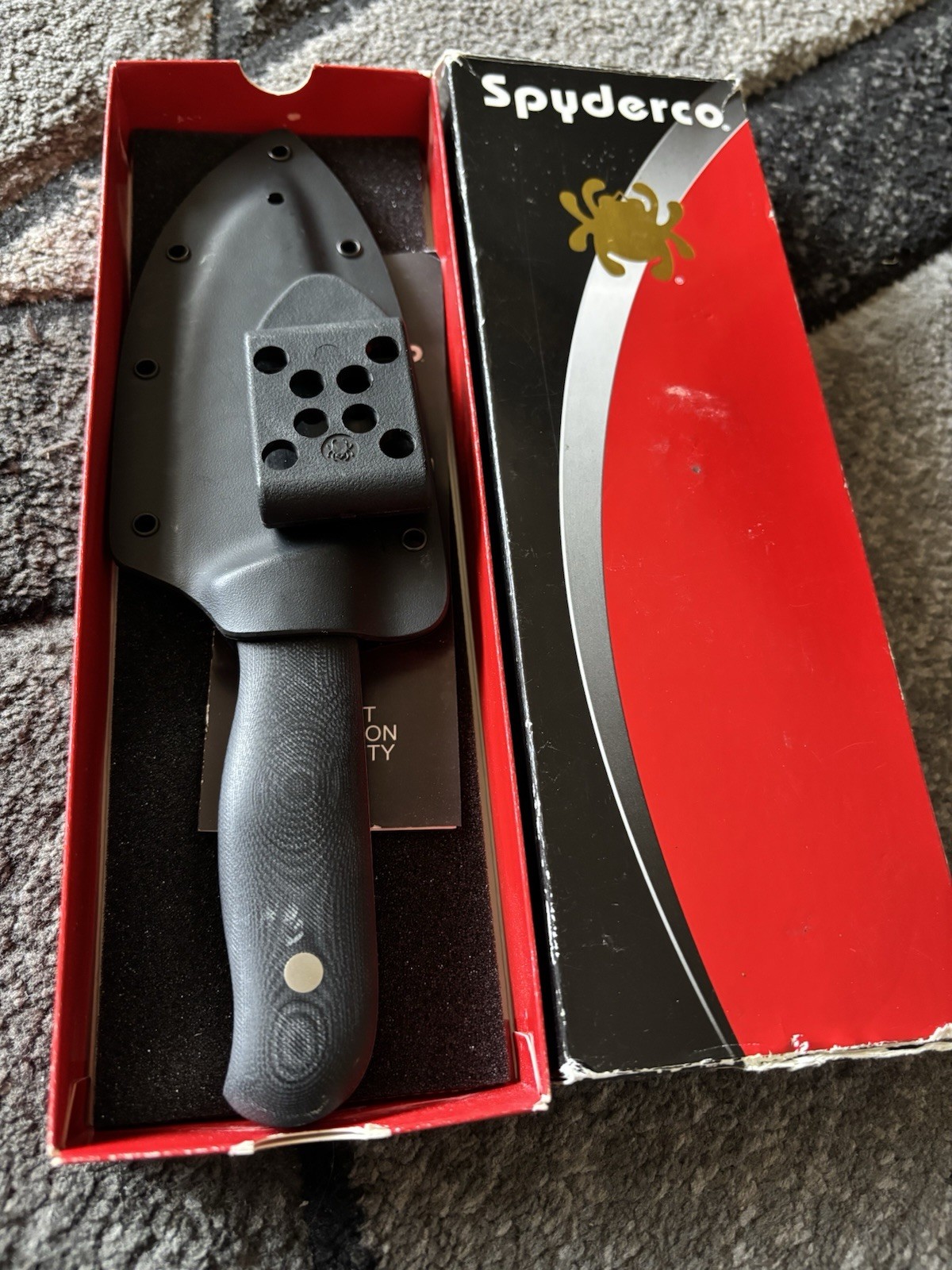 Spyderco Serrata FB32GP Knife 4.625 Cast 440C Blade Black G10 BoltSheathn New !!