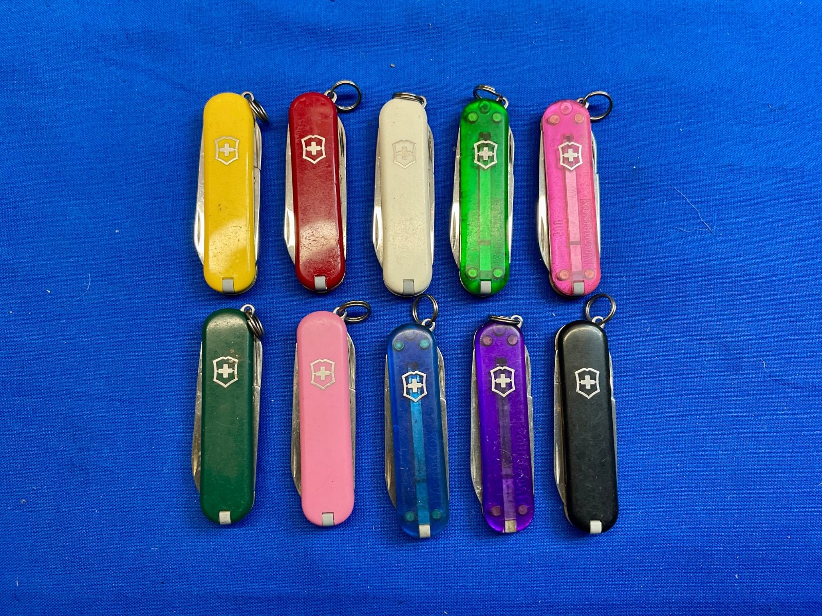 Lot of 10 Victorinox Knife Swiss Army Classic SD Pocket Knives Multi Color