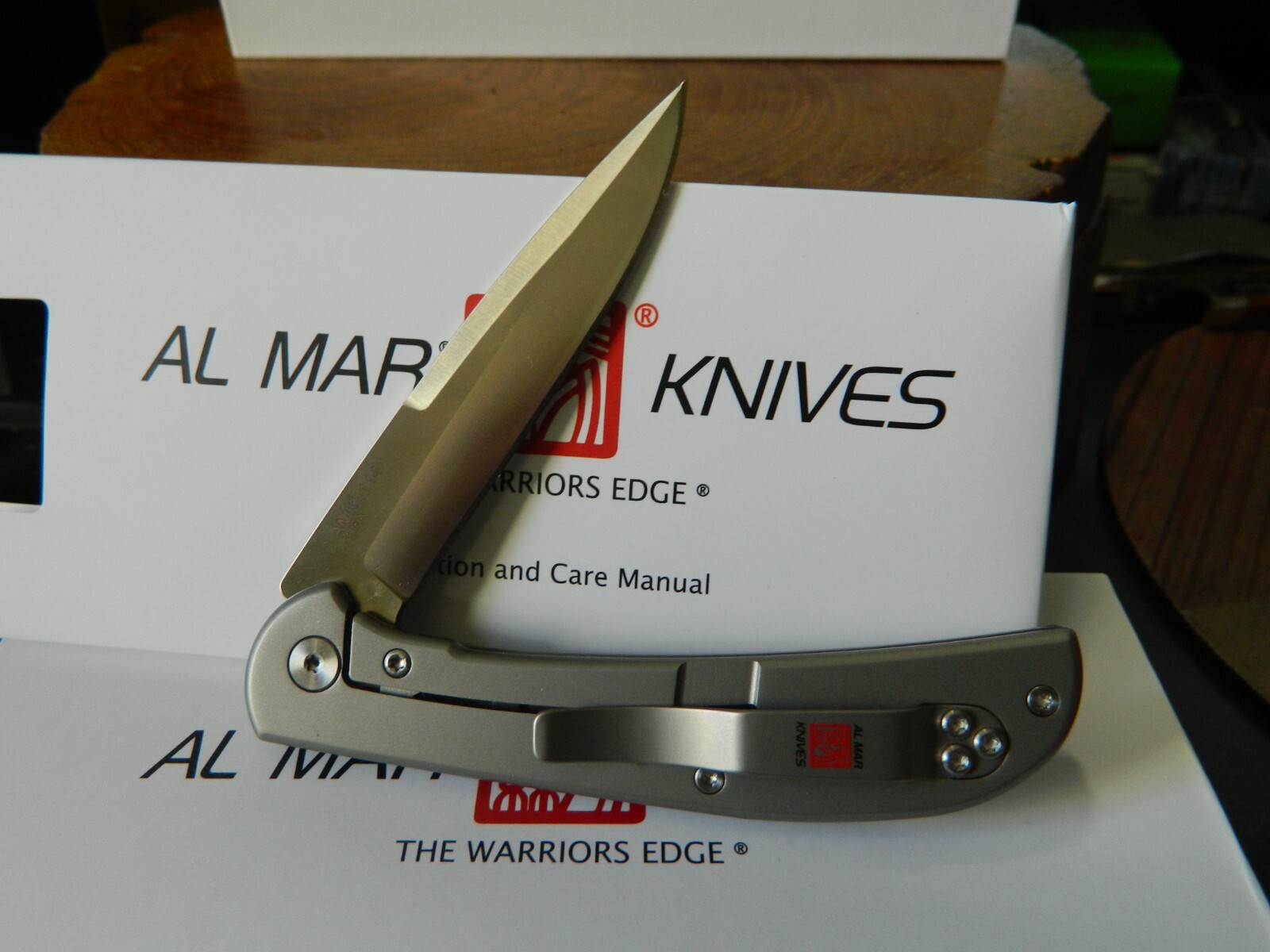 AL MAR KNIVES 4″ CLOSED AMK4114 ULTRALIGHT TITANIUM FRAMELOCK D2 BLADE *FALCON*