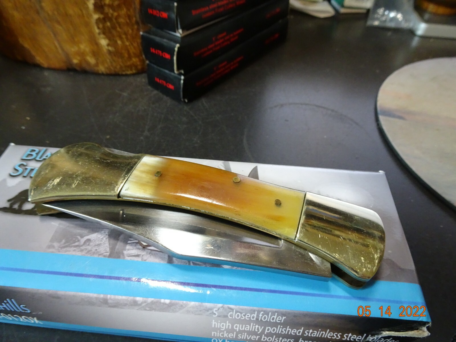 BLACKHILLS STEEL OX HORN LOCK BACK 5″ CLOSED FOLDER 440 BLADE LOCKING NYLON SHE