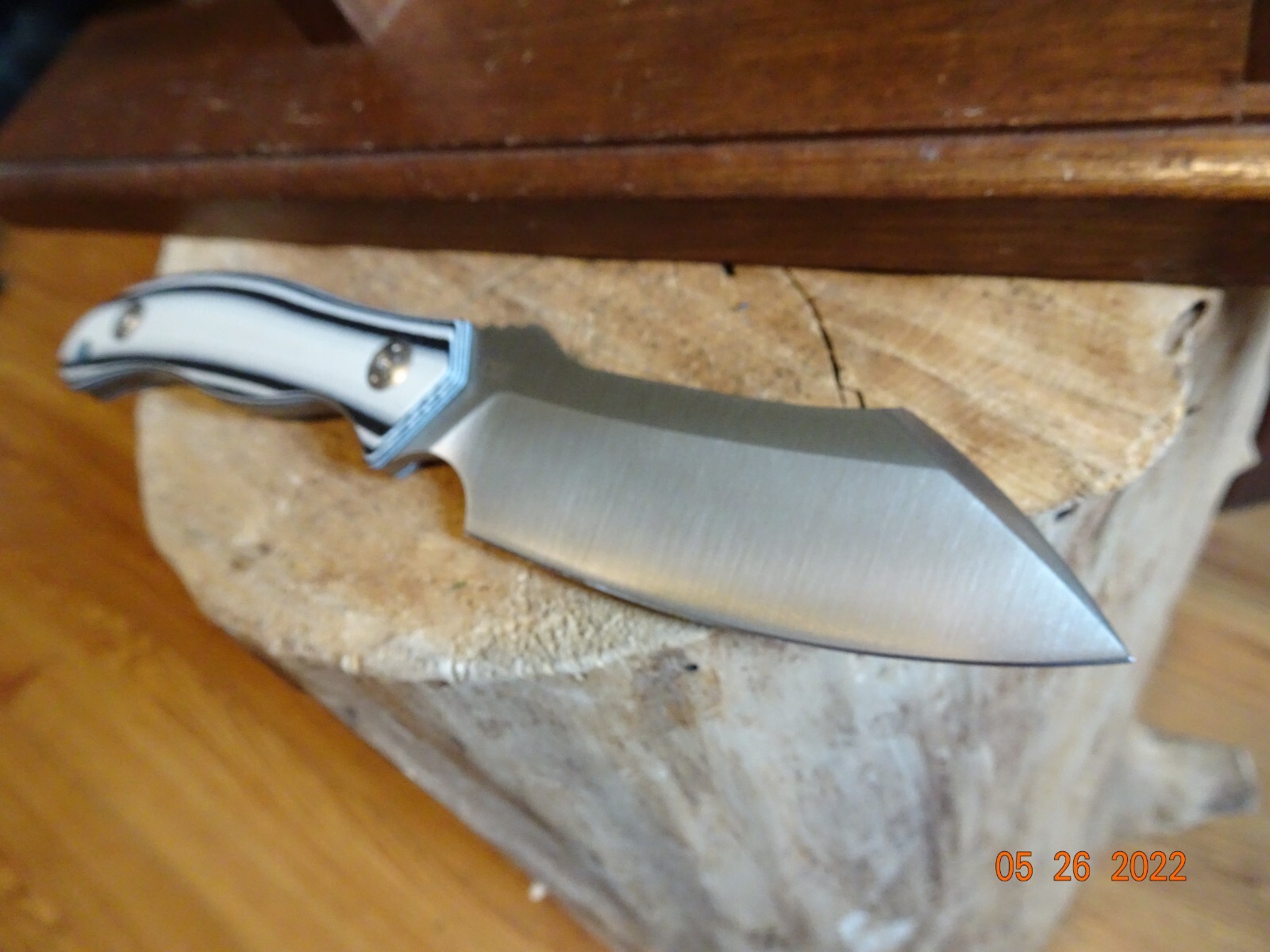 8.5″ SLING BLADE BLACK & WHITE G-10 HANDLE D2 BLADE A FANTASTIC FIXED BLADE SHE