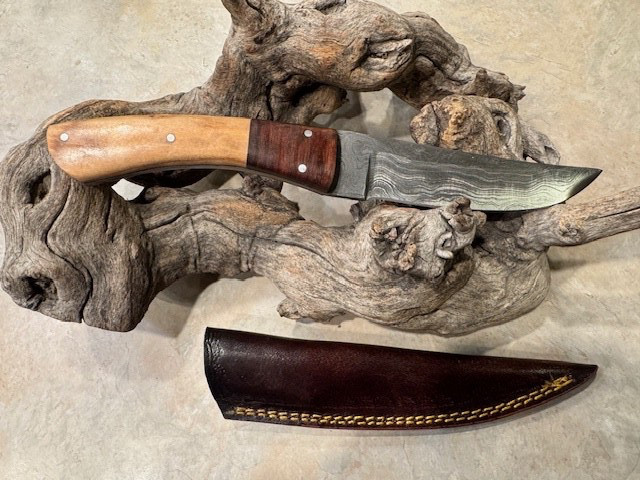 Large Damascus knife w/nice Blonde & Rosewood handle & leather sheath hand made