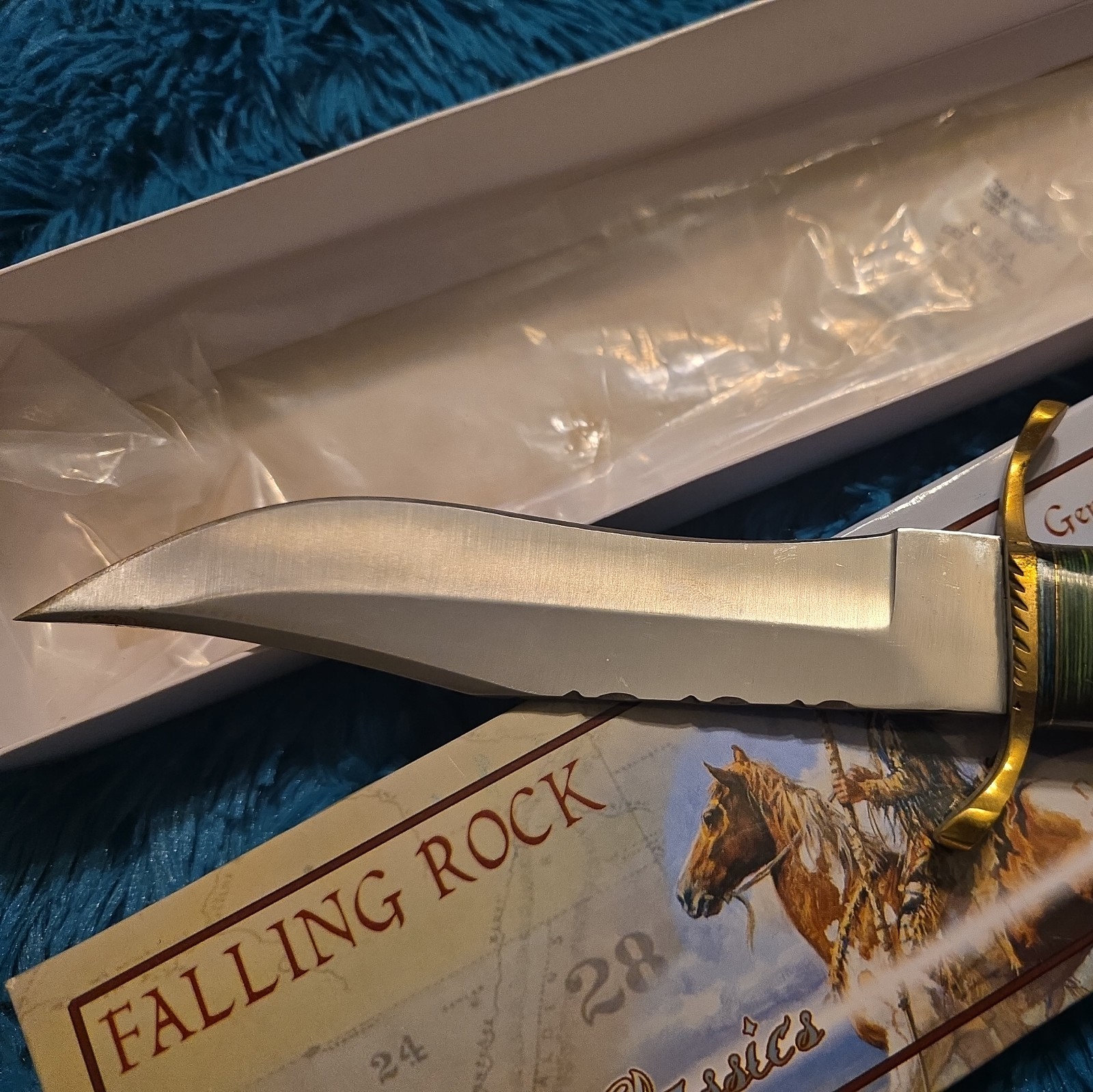 12″ CHIPAWAY CLASSICS SERIES “FALLING ROCK” 440 BLADE CARVED BONE HANDLE ARTWORK