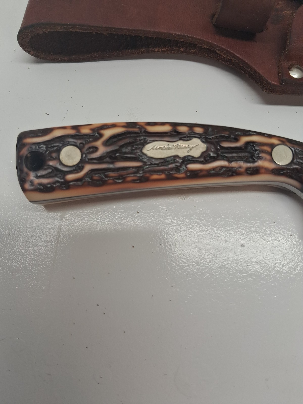 USA + Schrade Uncle Henry 152UH Wolverine, Leather Sheath