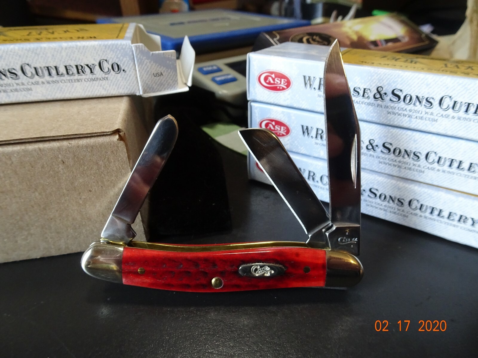CASE XX 3.63″ CLOSED RED POCKET WORN HANDLE STOCKMAN 3-TRU SHARP BLADE MADE USA