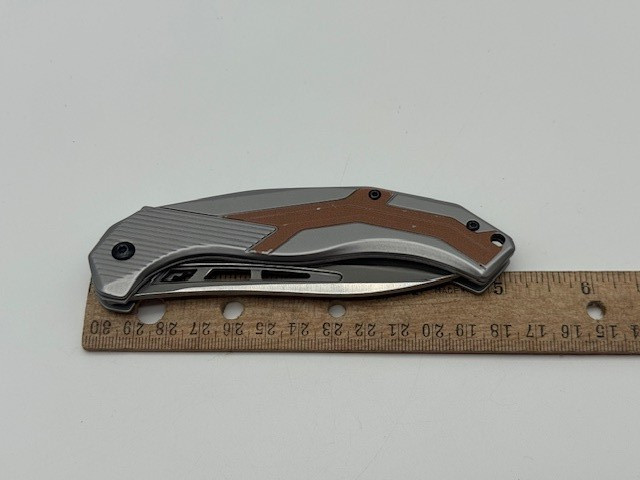 Skallywag Tactical Folder D2 5in Folding Knife Blade Length 4.5”