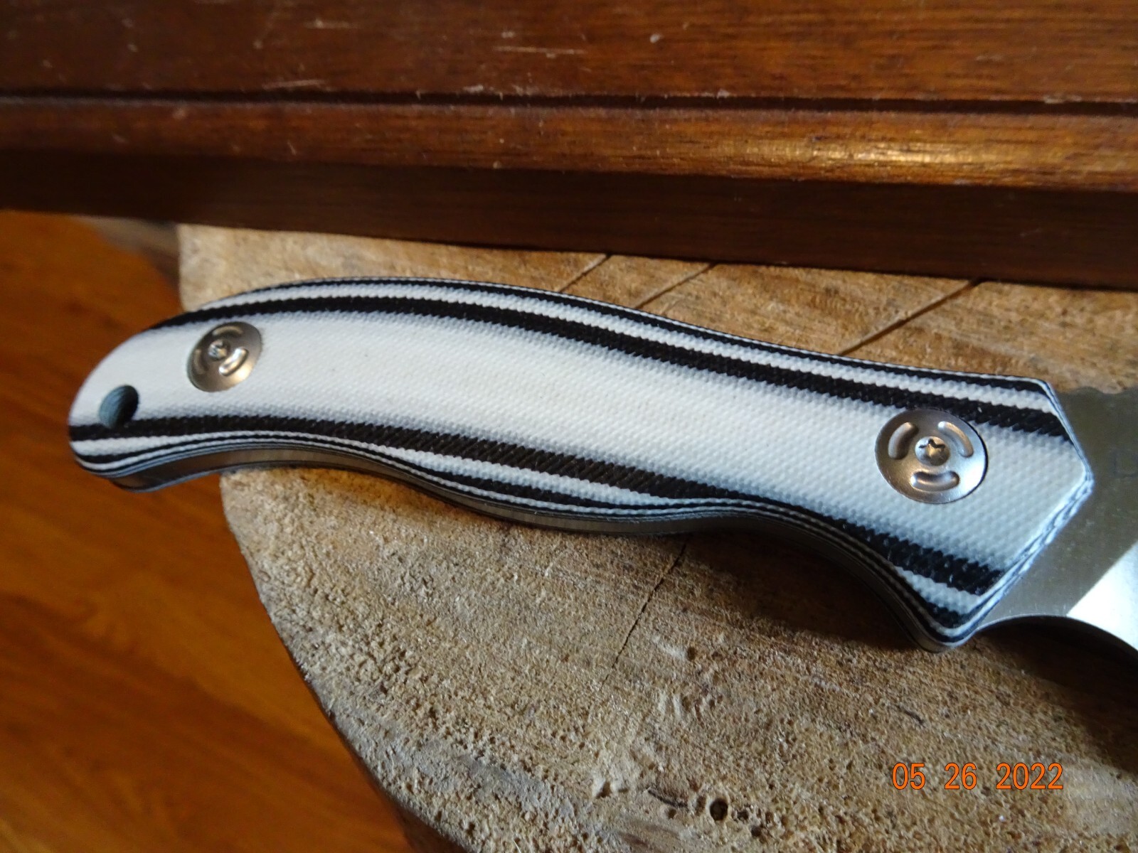 8.5″ SLING BLADE BLACK & WHITE G-10 HANDLE D2 BLADE A FANTASTIC FIXED BLADE SHE