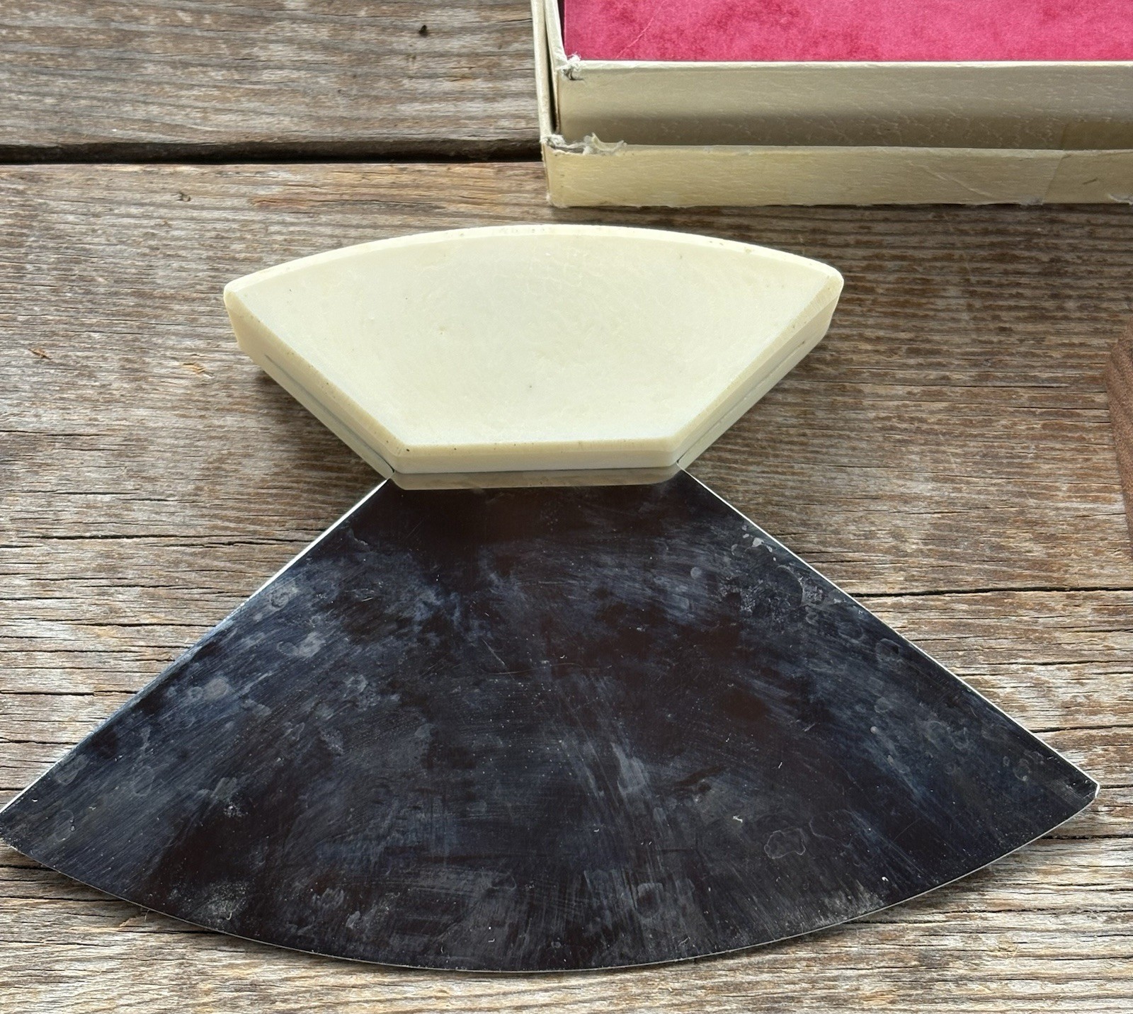 The Alaska Ulu Engraved Bone Handled Knife W~Display Stand~Box~Small Leaflet Vtg