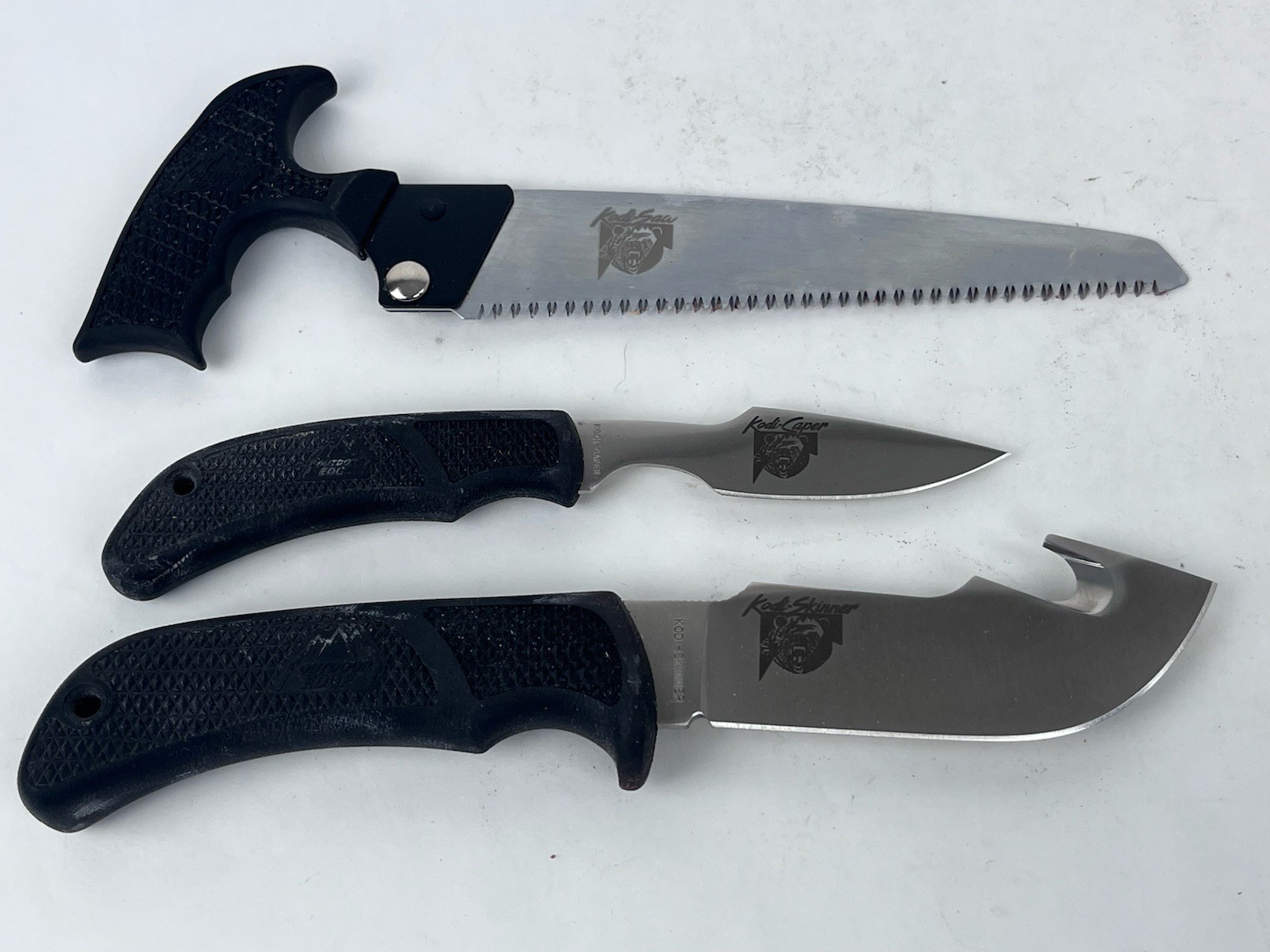 Outdoor Edge Kodi Pak Knife Set in Leather Sheath – Skinner, Caper, Saw