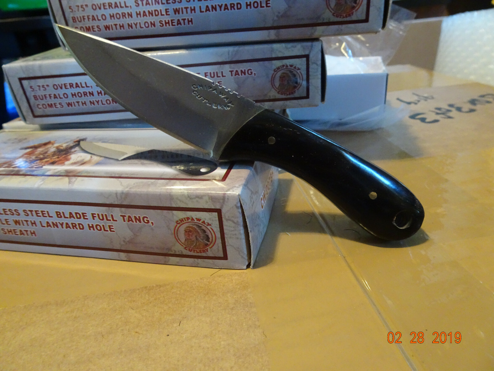 CHIPAWAY,- CHIPAWAY CLASSICS SERIES 5.75″ O.A. FIXED BLADE KNIFE BUFFALO HORN HA