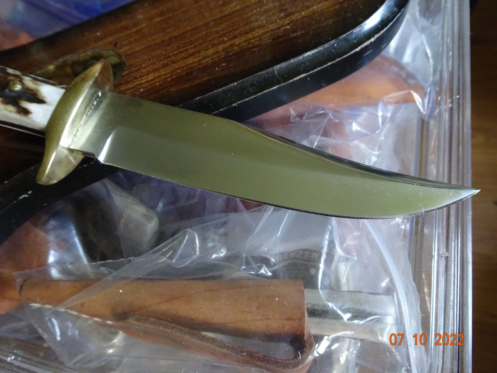 WHITETAIL CUTLERY WT-811DS 10″ FIXED BLADE 5 STAR STAG HANDLE 4116GS S.S. BLADE