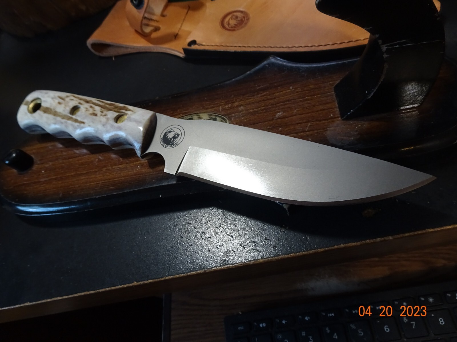 KNIVES OF ALASKA THE BUSH CAMP 10 1/2″ BOWIE KNIFE STAG HANDLE D2 BLADE LEA SH