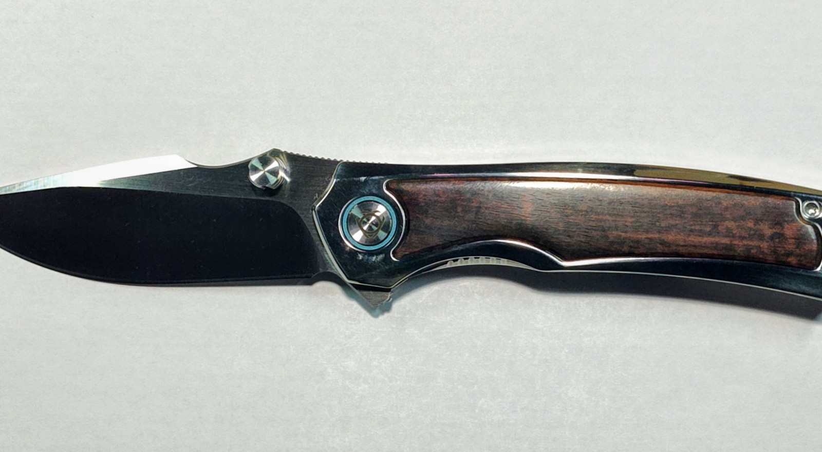 SixLeaf SL-93 titanium frameFolder 10Cr15Mov Titanium/Snake-patterned wood
