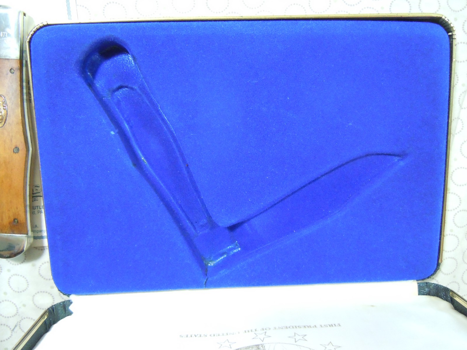 CASE XX 1989 CCH1050 GEORGE WASHINGTON KNIFE SET WITH STORAGE CASE.