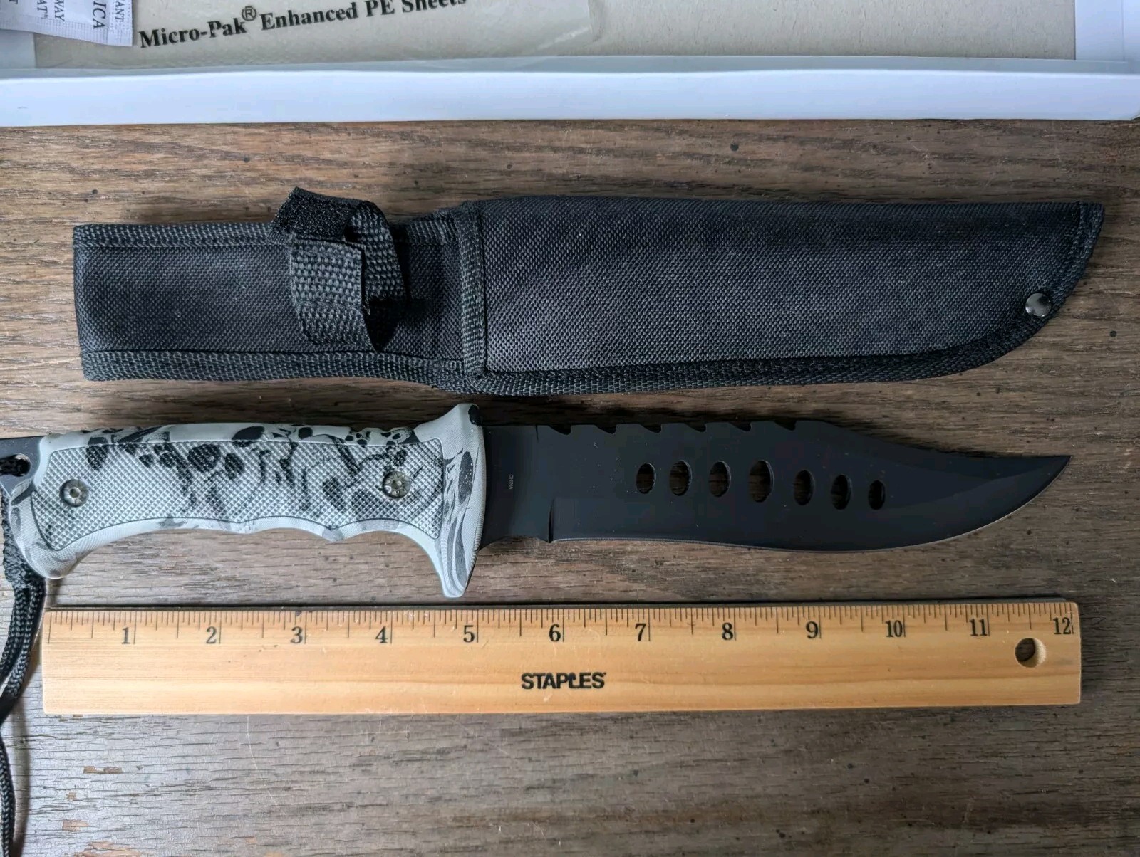 Tac Xtreme 12″ Black SS Blade Rubber Handle White Skull Camo w/ Sheath TX-016WSC