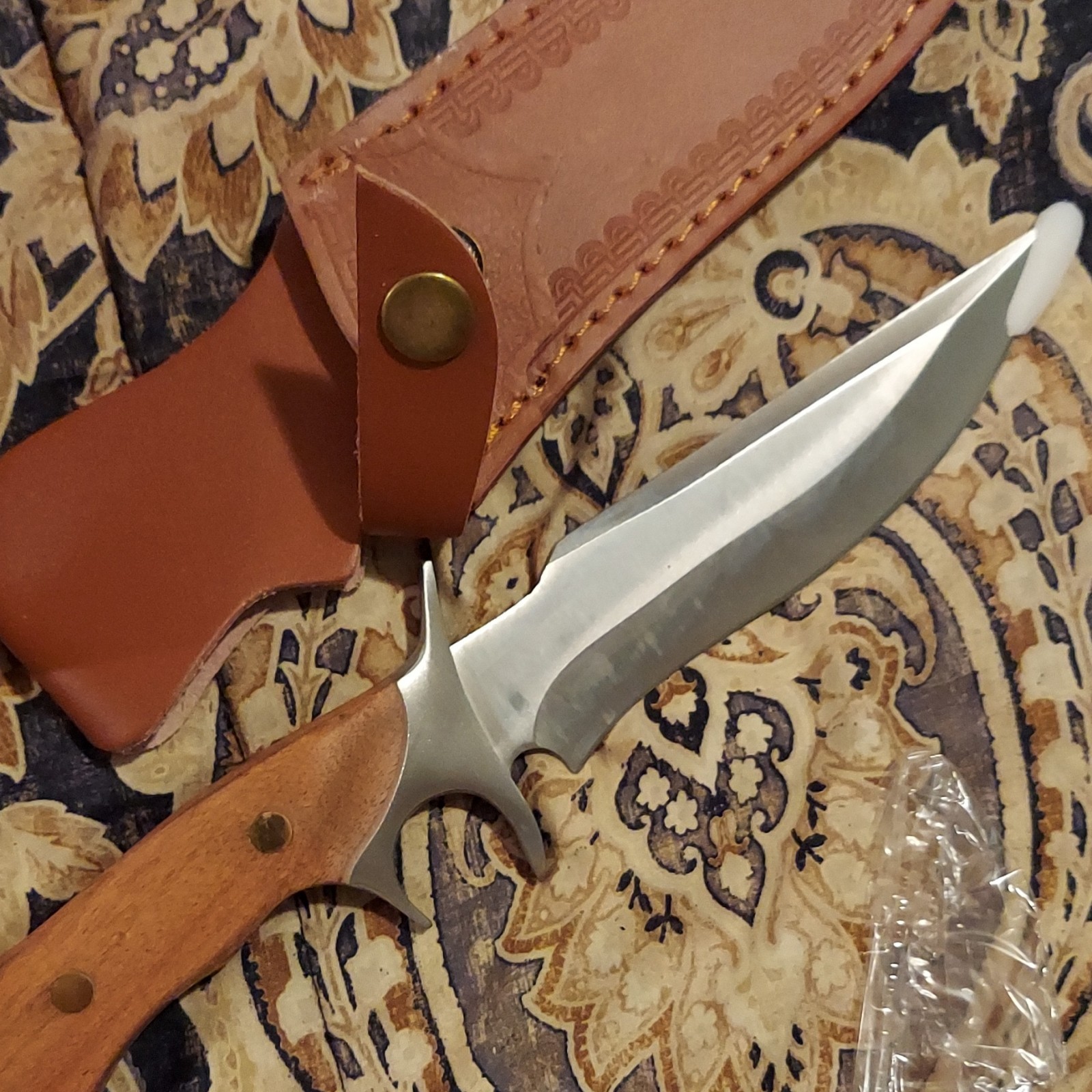 Fixed Blade Hunting Knife Stainless Steel, Wood Handle, Sheath