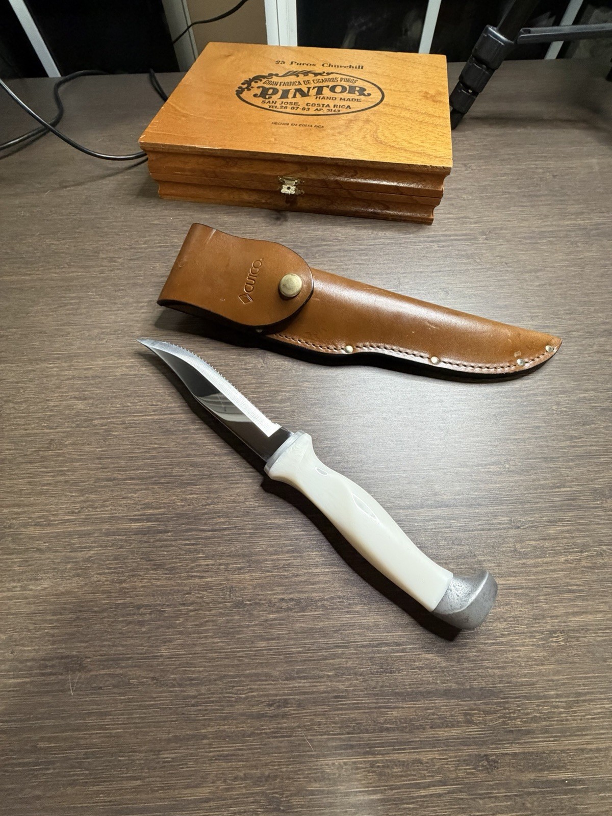 CUTCO Hunting Knife #1769C w/ Leather Sheath – Double-D Edge