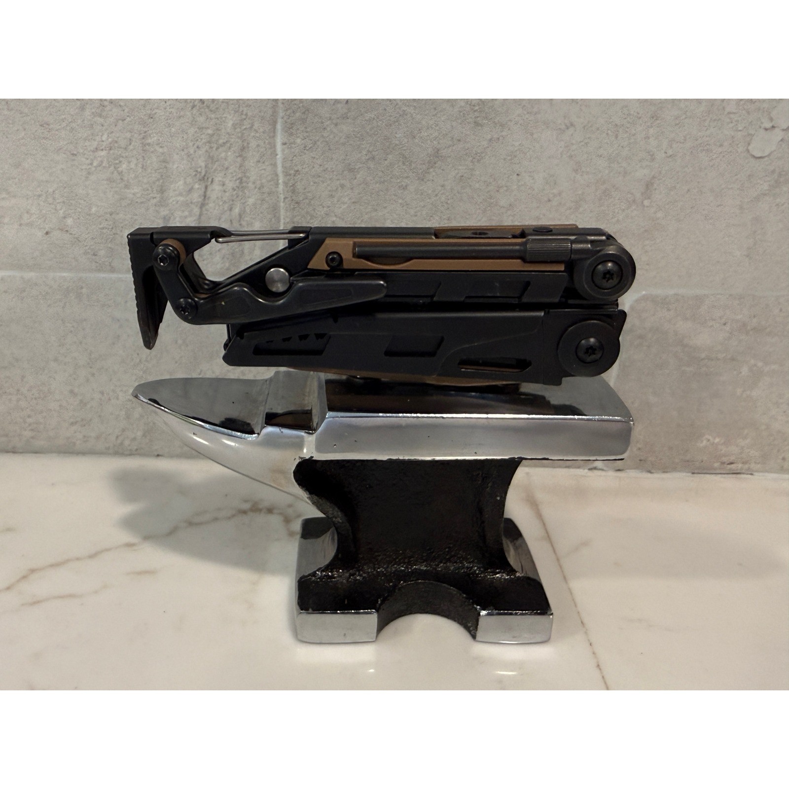 New Leatherman MUT Multi-Tool Black Coyote Tan Tactical Firearm Tool w/ Sheath