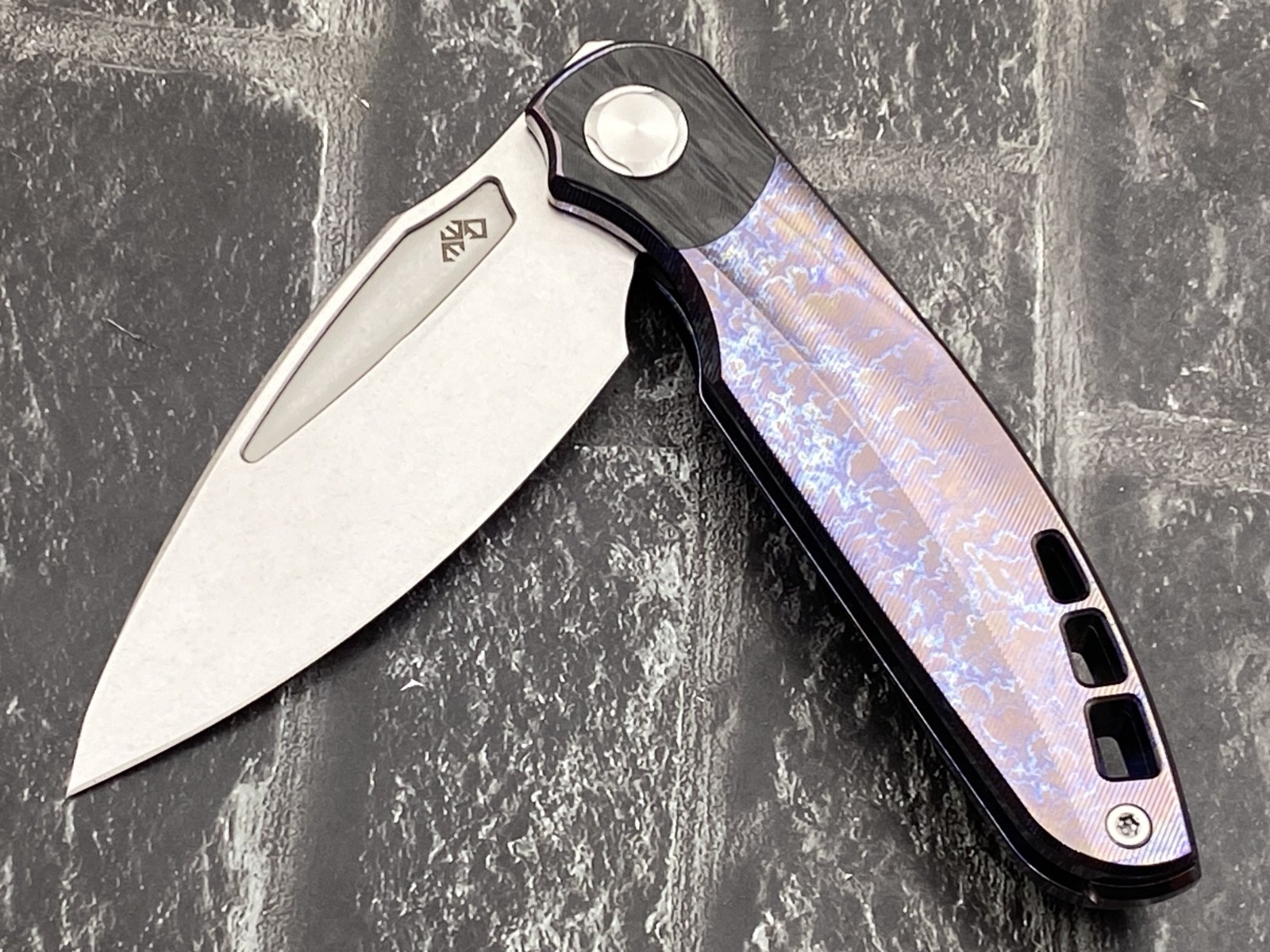 TwoSun TS341-M390-Color-SW Folding Knife M390 Blade Titanium/Carbon Fiber Handle