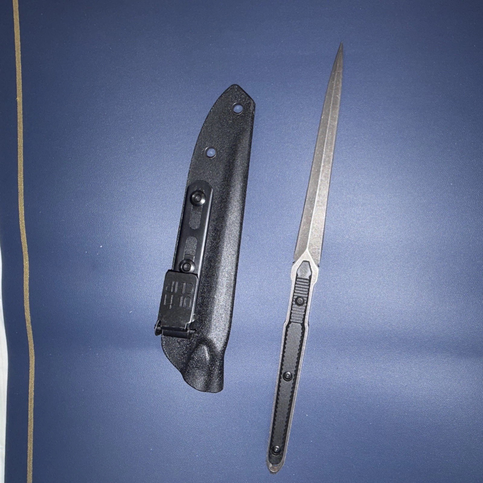 Fixed Blade Combat Dagger Spear Point Plain Edge Silver SS Full Tang w/ Sheath
