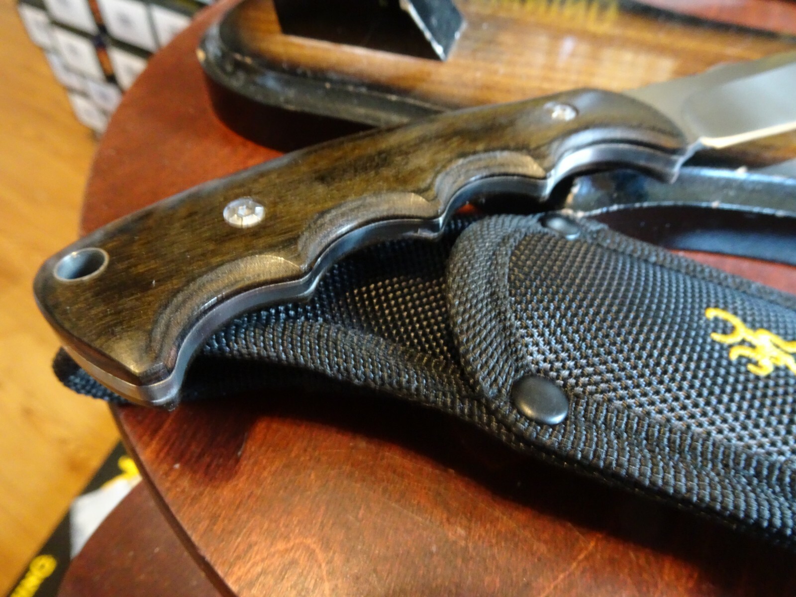 8.5″ BROWNING FIXED BLADE KNIFE 4″ BLADE EDGE 440 S.S. DARK WALNUT WOOD HANDLE