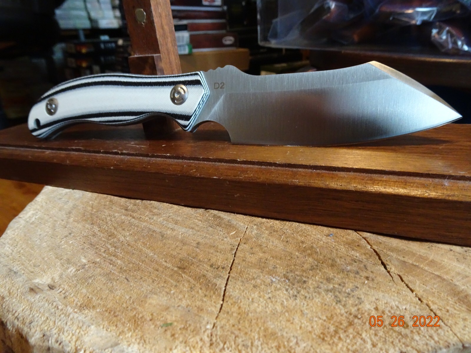 8.5″ SLING BLADE BLACK & WHITE G-10 HANDLE D2 BLADE A FANTASTIC FIXED BLADE SHE