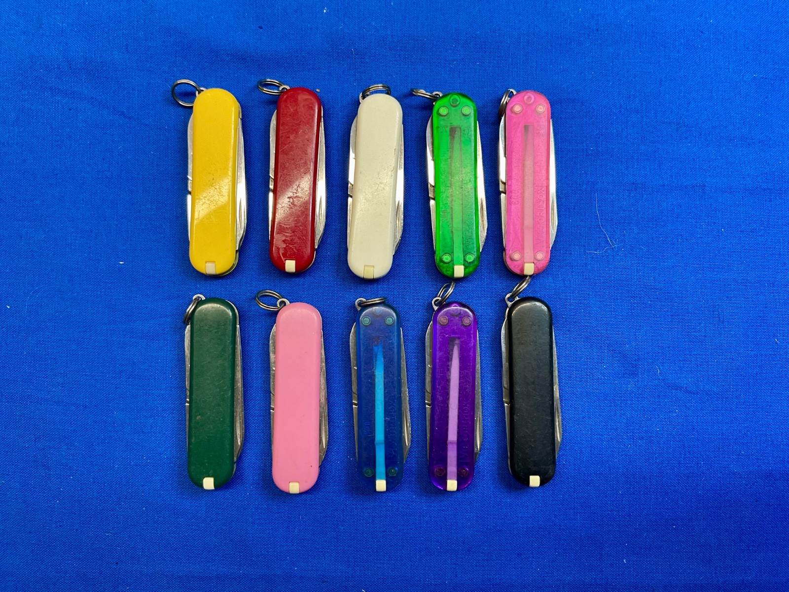 Lot of 10 Victorinox Knife Swiss Army Classic SD Pocket Knives Multi Color
