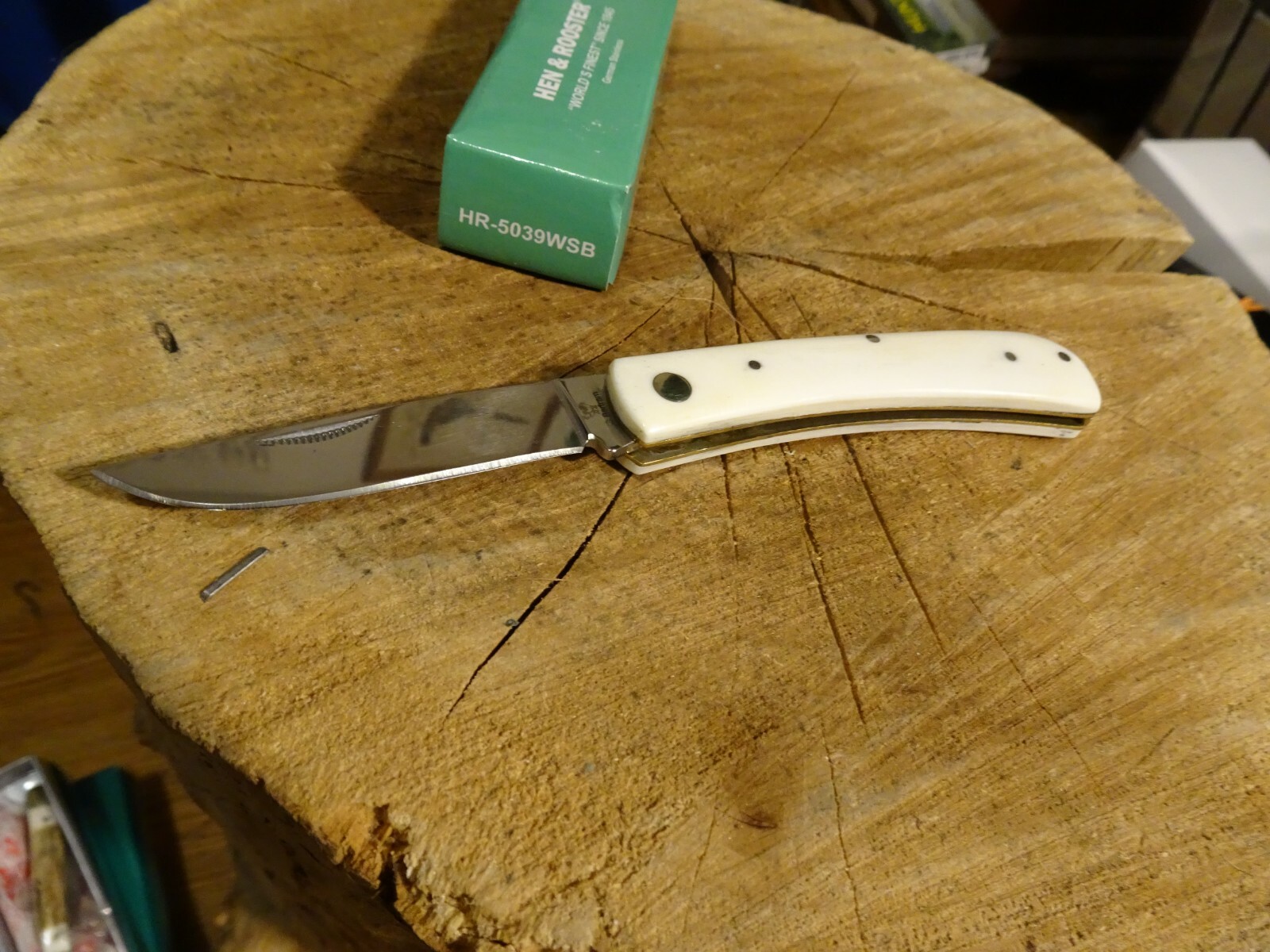 HEN & ROOSTER 3 3/4″ CLOSED SMOOTH WHITE BONE DIRT BUISTER 4116 STAINLESS BLADE