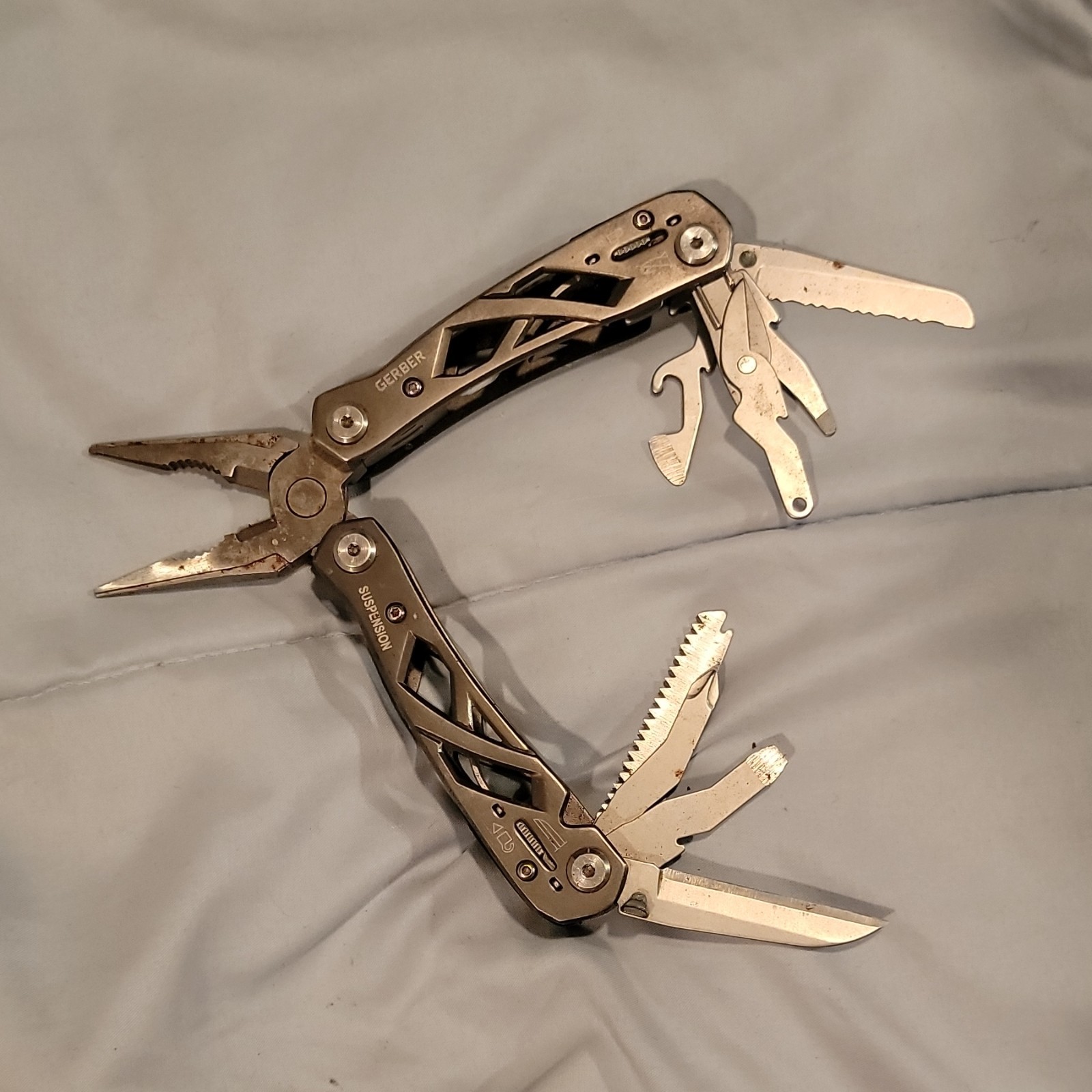 Gerber Suspension Multi-Tool Silver Stainless Steel Pliers Knife 12 Tools