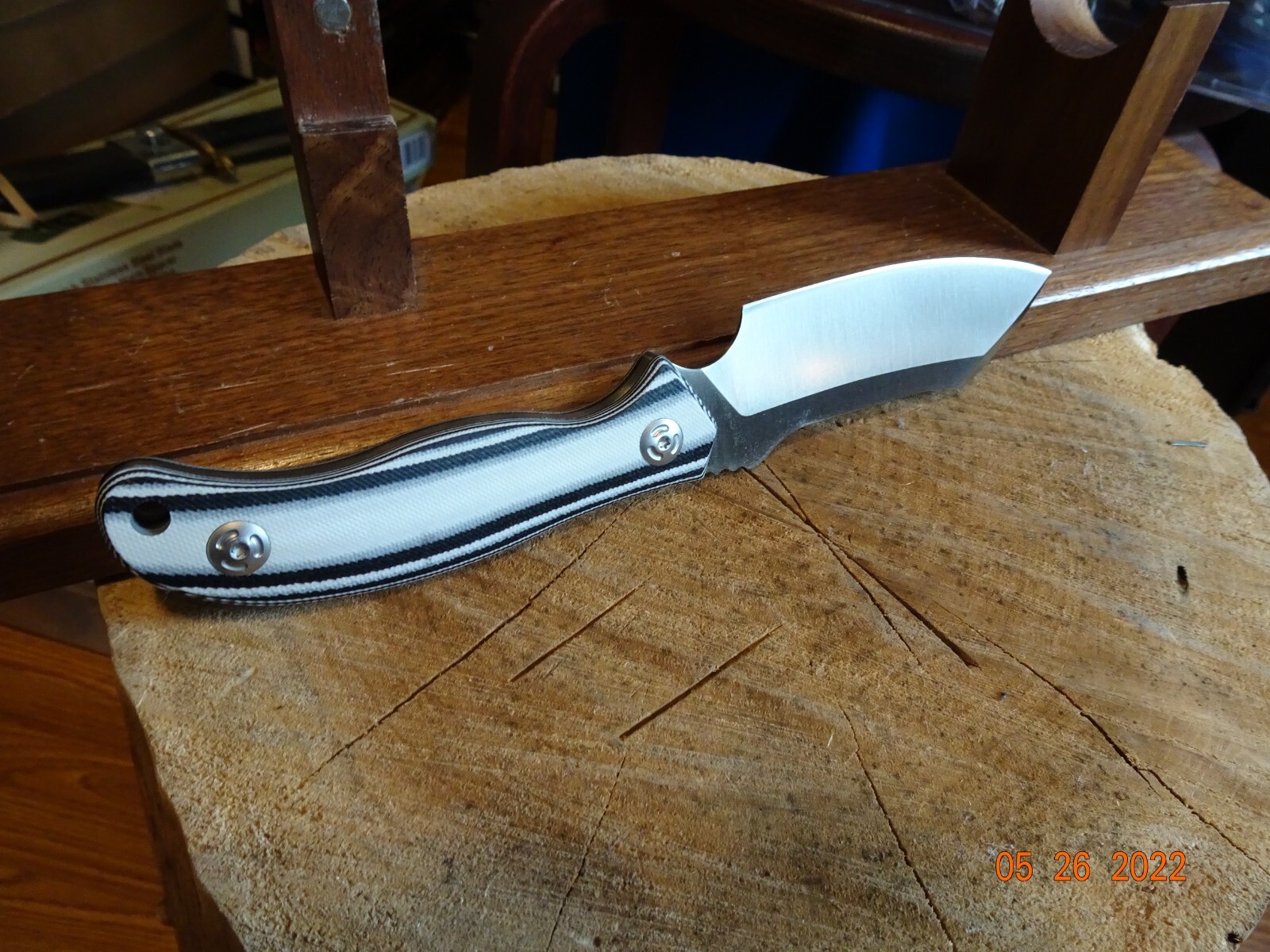 8.5″ SLING BLADE BLACK & WHITE G-10 HANDLE D2 BLADE A FANTASTIC FIXED BLADE SHE