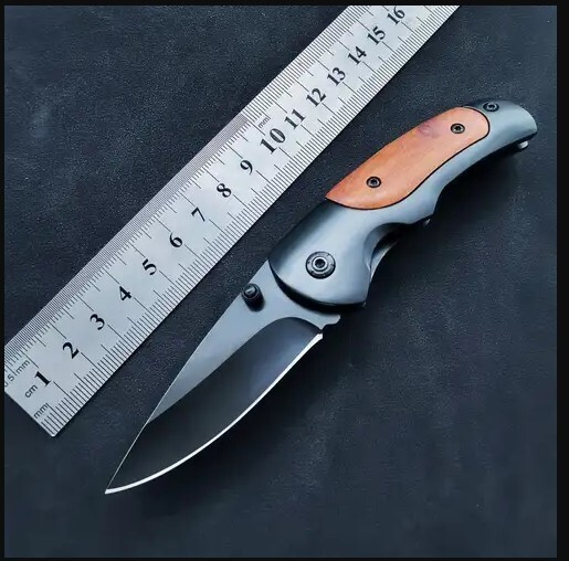 Folding Pocket Hunting/Camping/EDC Knife with Clip.