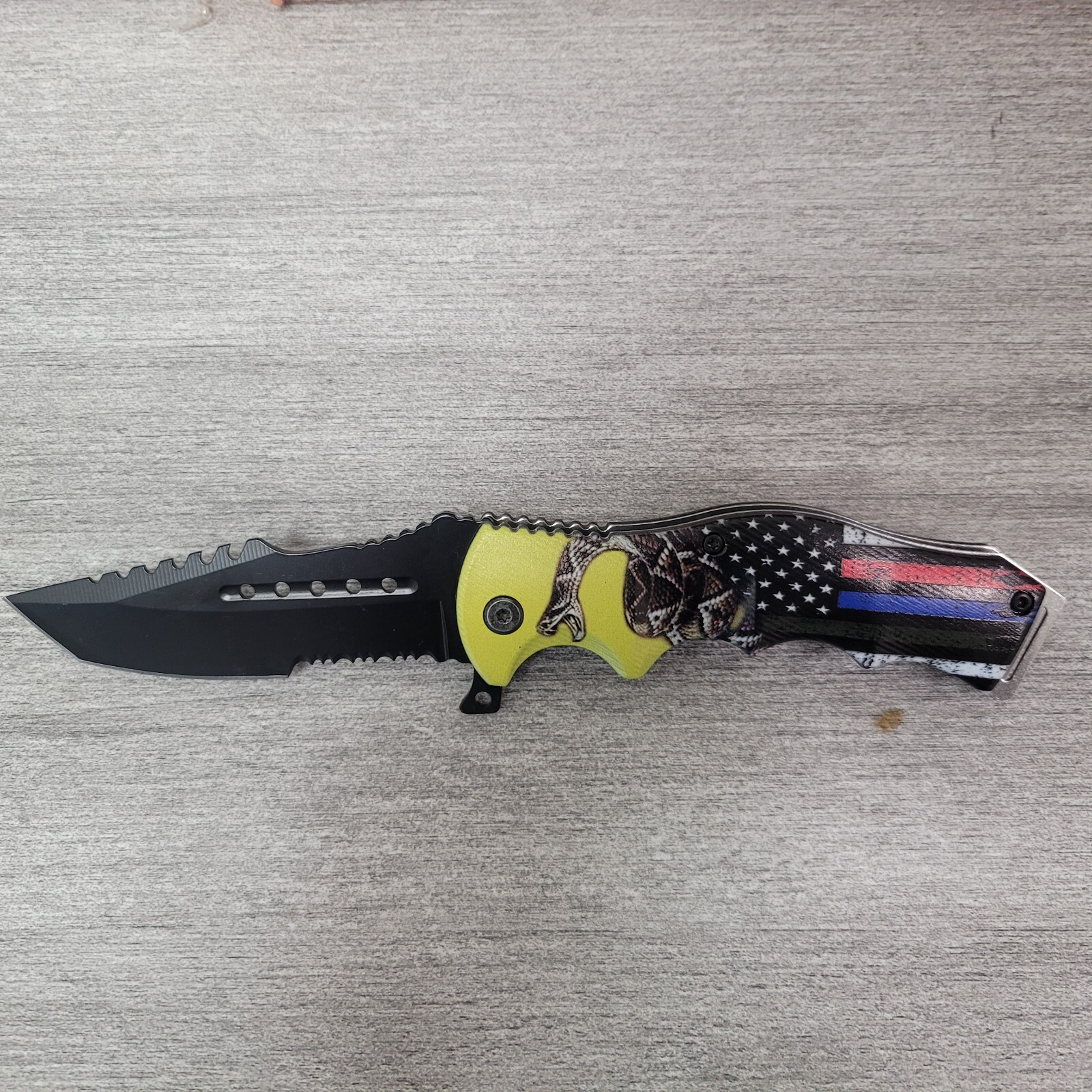 WF-1378 – USA Don’T Tread On Me First-Responder Patriot Tanto Serrated Blade