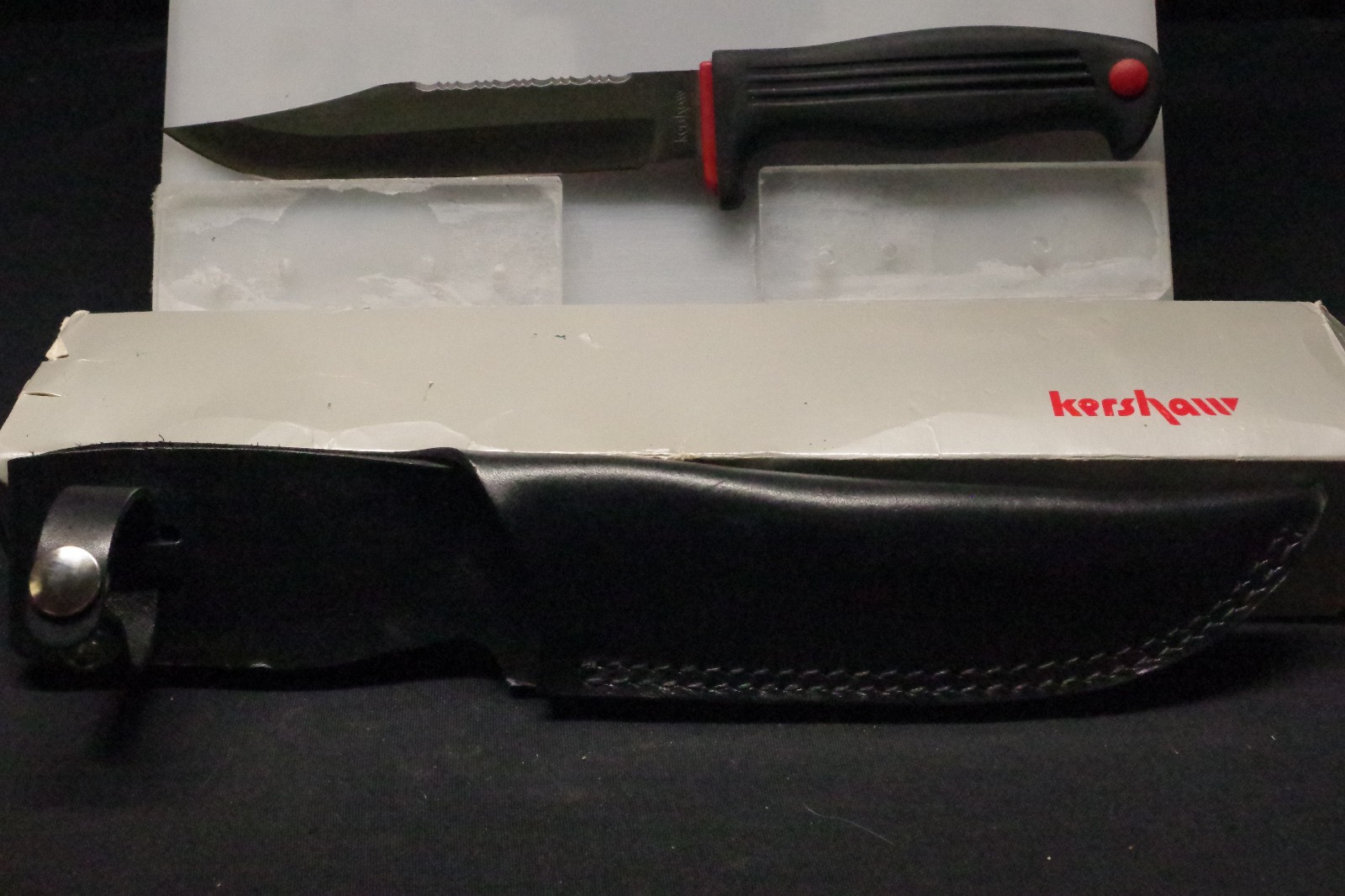 New With Box Kershaw 1010 Roughneck Hunting Knife W/ Leather Sheath (07AE26CA)