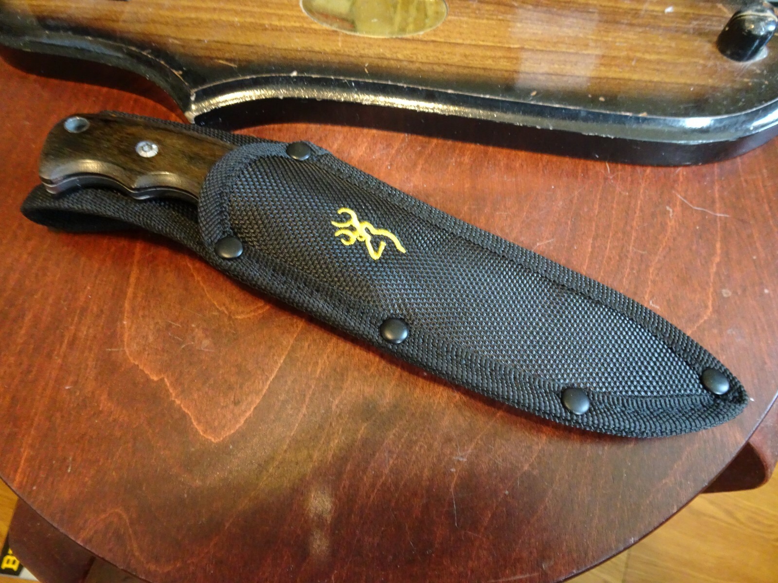 8.5″ BROWNING FIXED BLADE KNIFE 4″ BLADE EDGE 440 S.S. DARK WALNUT WOOD HANDLE