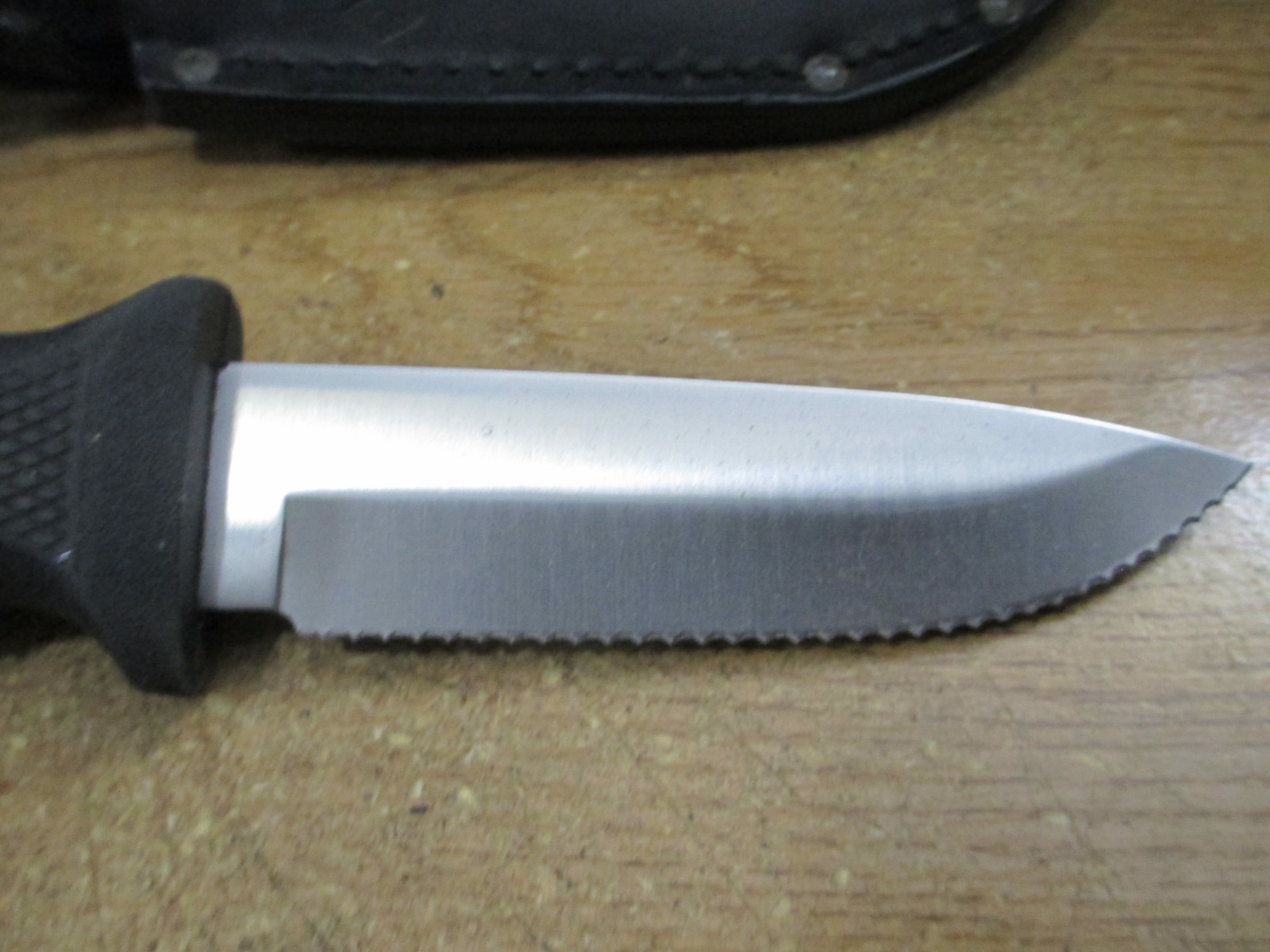 CUTCO 5718 KL Drop-Point Outdoor Knife w/Serrated Edge & Leather Sheath USA