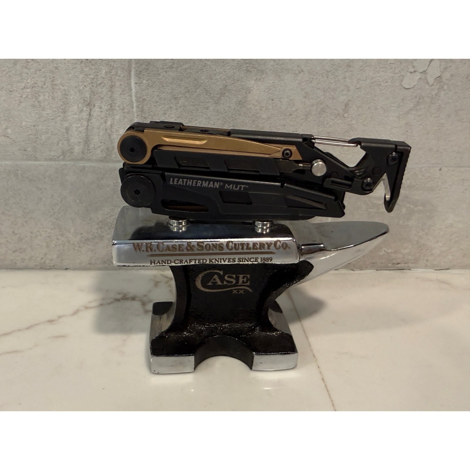 New Leatherman MUT Multi-Tool Black Coyote Tan Tactical Firearm Tool w/ Sheath