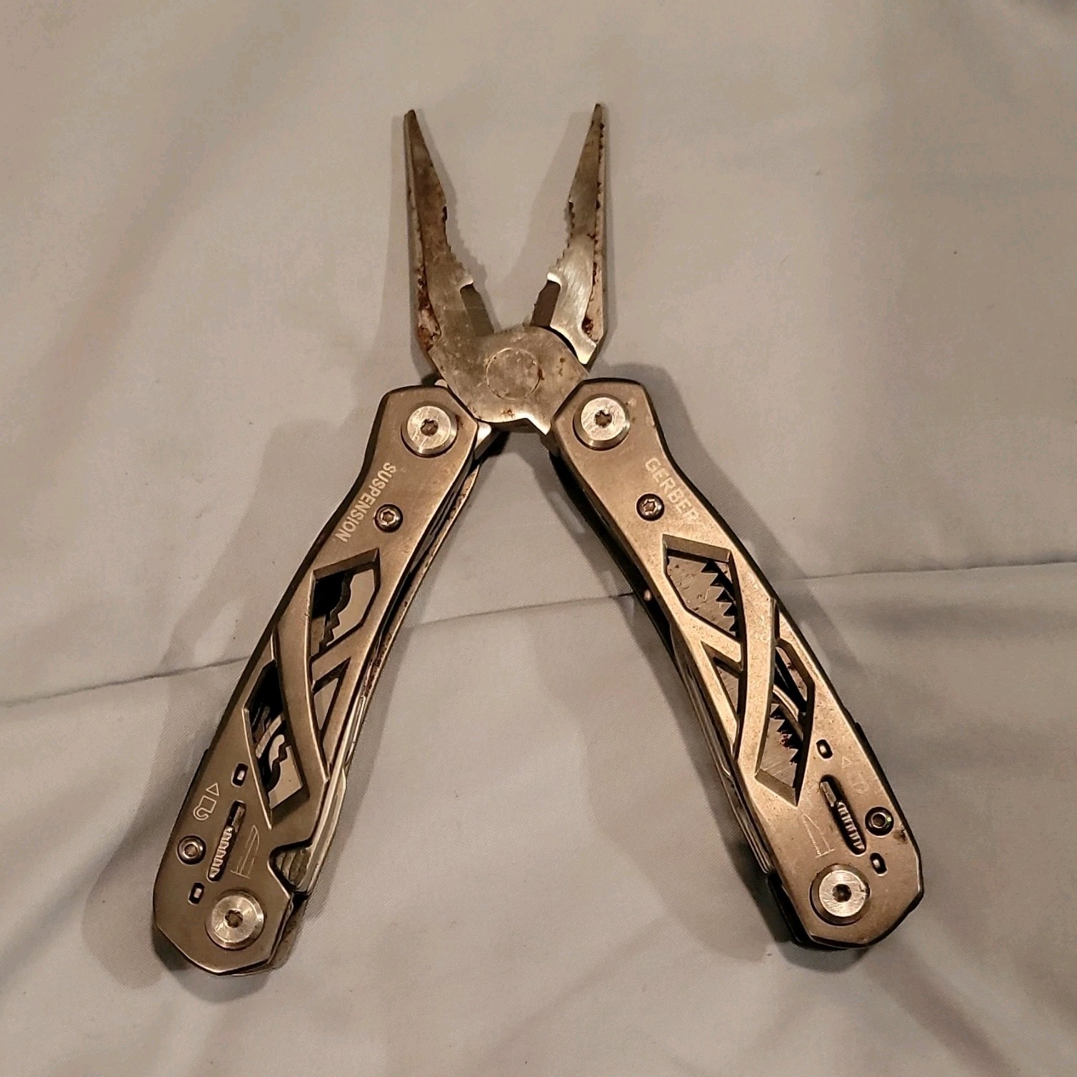 Gerber Suspension Multi-Tool Silver Stainless Steel Pliers Knife 12 Tools