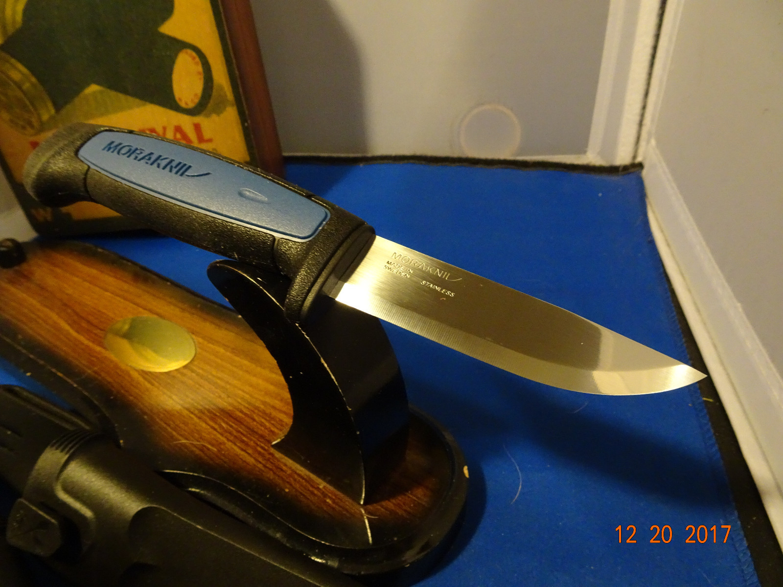 8.25″ MORAKNIV FIXED BLADE KNIFE MADE IN SWEEDEN SUPER SHARP MILITARY SPEC’S