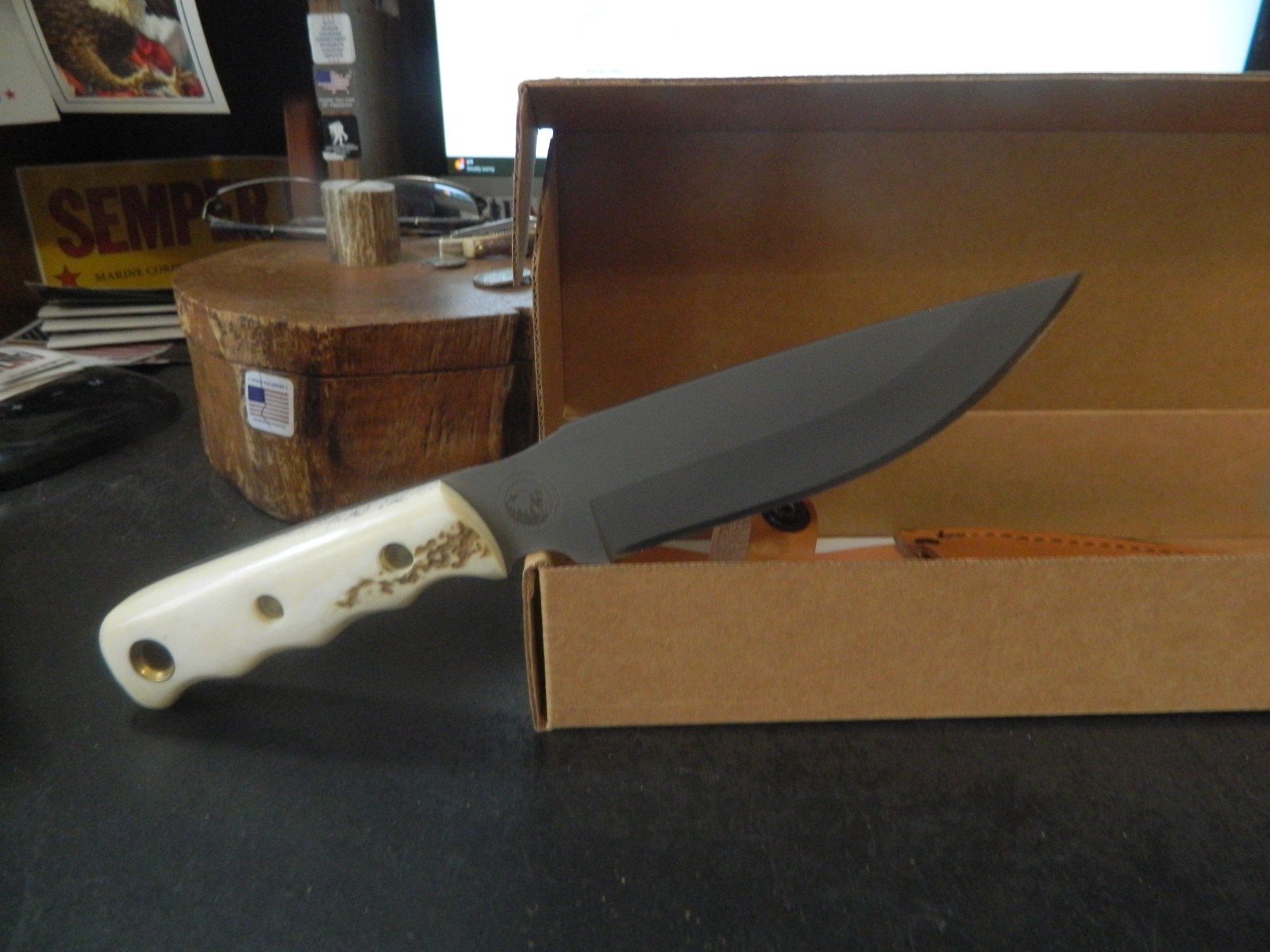 KNIVES OF ALASKA THE BUSH CAMP 10 1/2″ BOWIE KNIFE STAG HANDLE D2 BLADE LEA SH