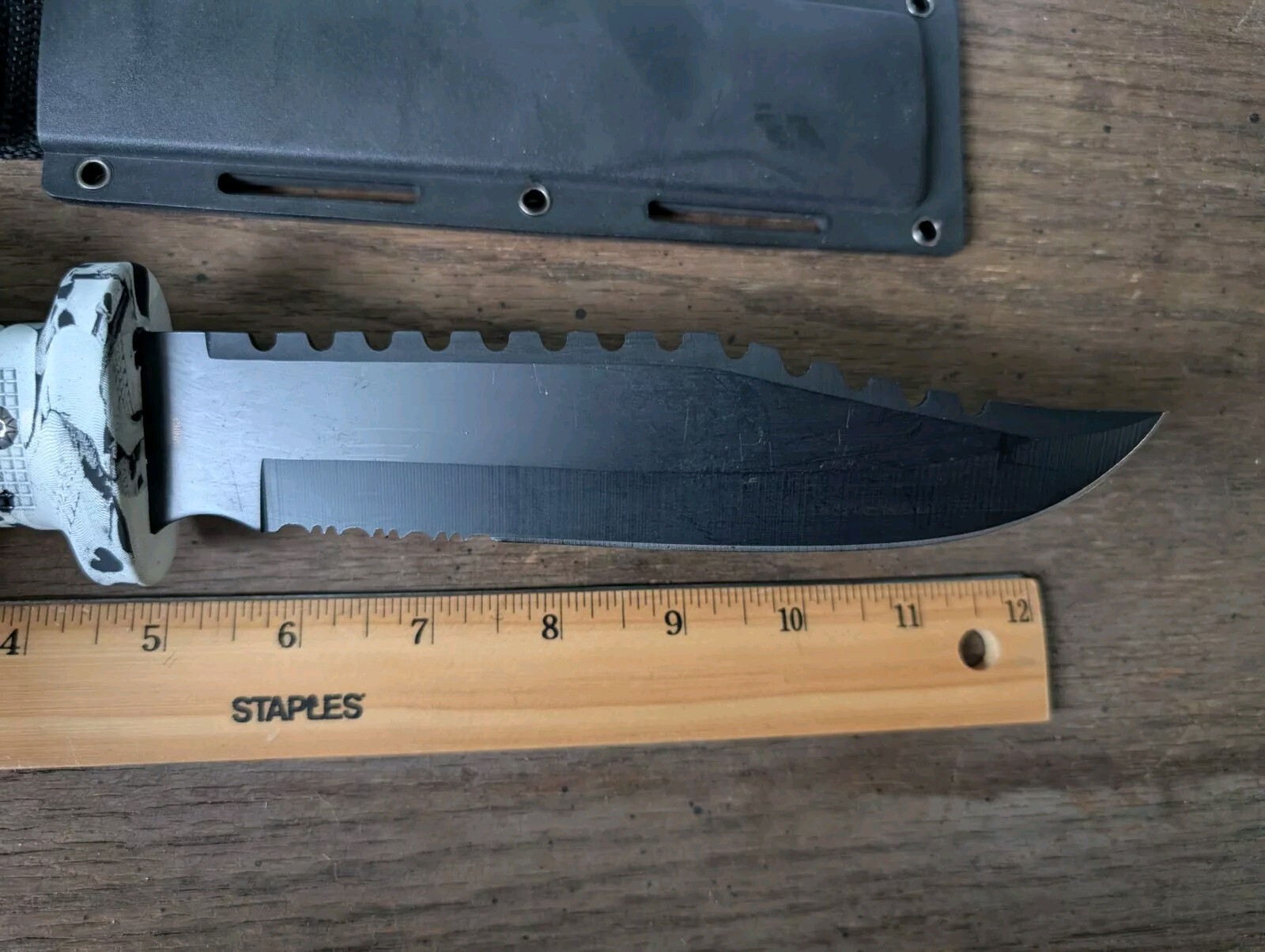 Tac Xtreme 12″ Black SS Blade Rubber Handle White Skull w/ Sheath TX-4665WSC