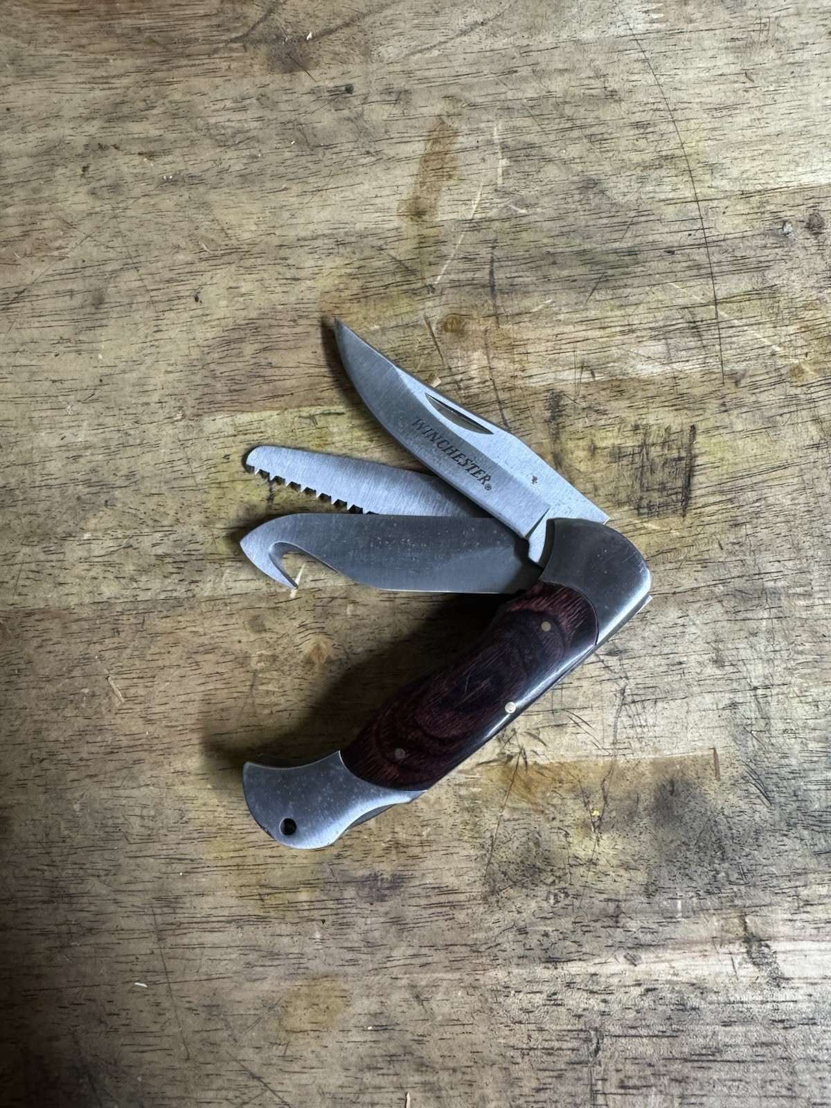Winchester 3-blade Folding Hunter Knife Blades Include A Gut Hook and A Saw