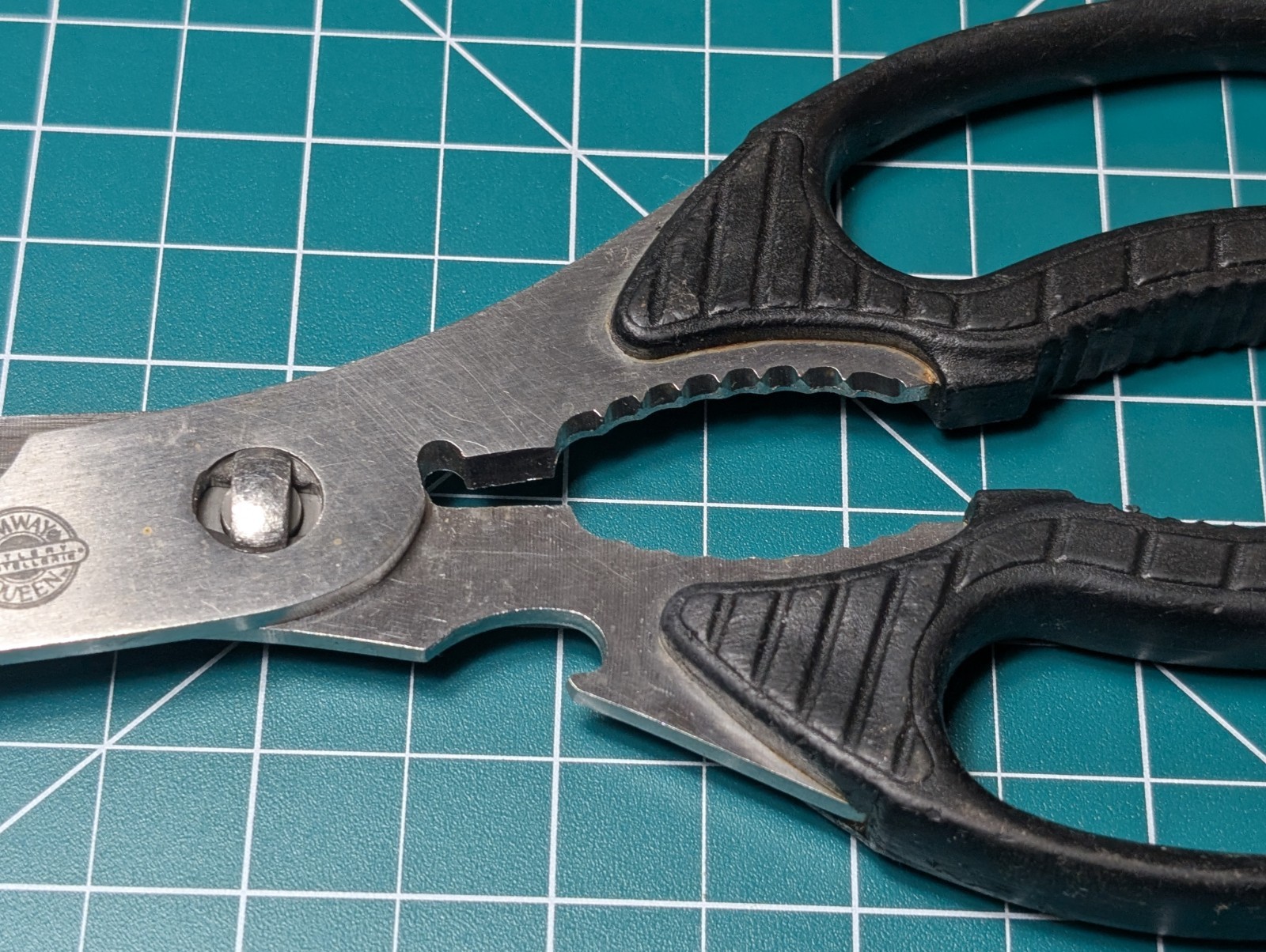 Shun Kai for Amway Cutlery Kitchen Scissors, Multi-Purpose Take-Apart Shears