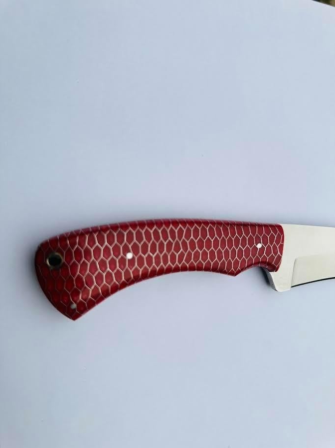 Red Honeycomb Stainless Steel Knife, Steel Bolster. D2 Stainless Steel Curved