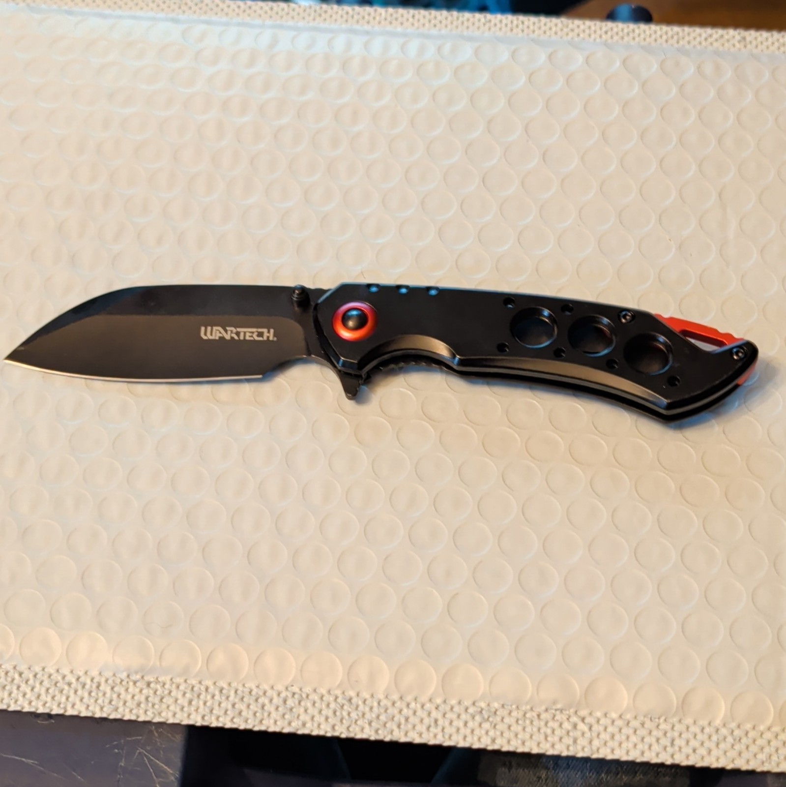 Wartech PWT376 Folding Pocket Knife 3.5″ Straight Edge, Clip, Black/Red